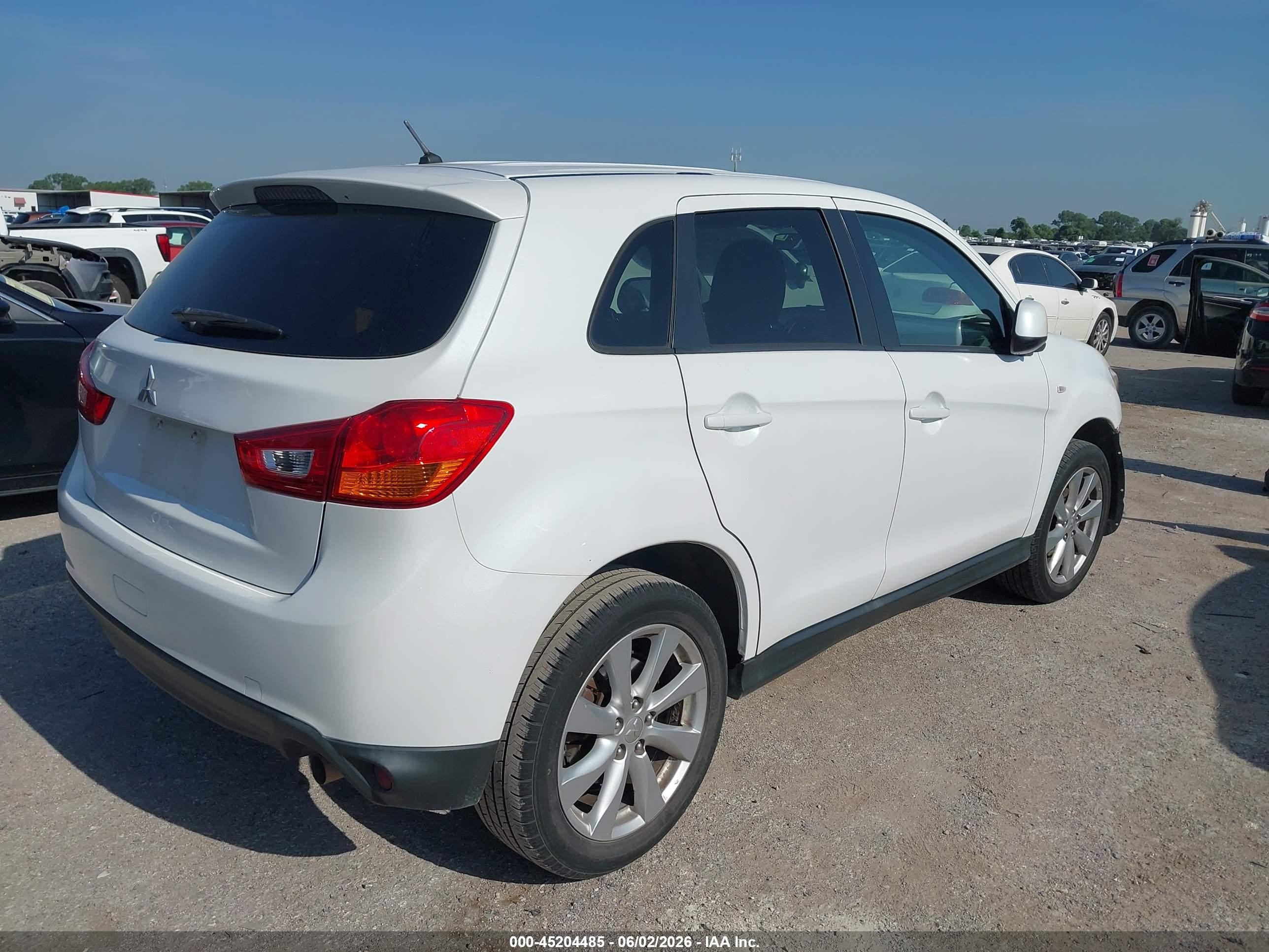 2013 Mitsubishi Outlander Sport Es Белый vin: 4A4AP3AU2DE025485