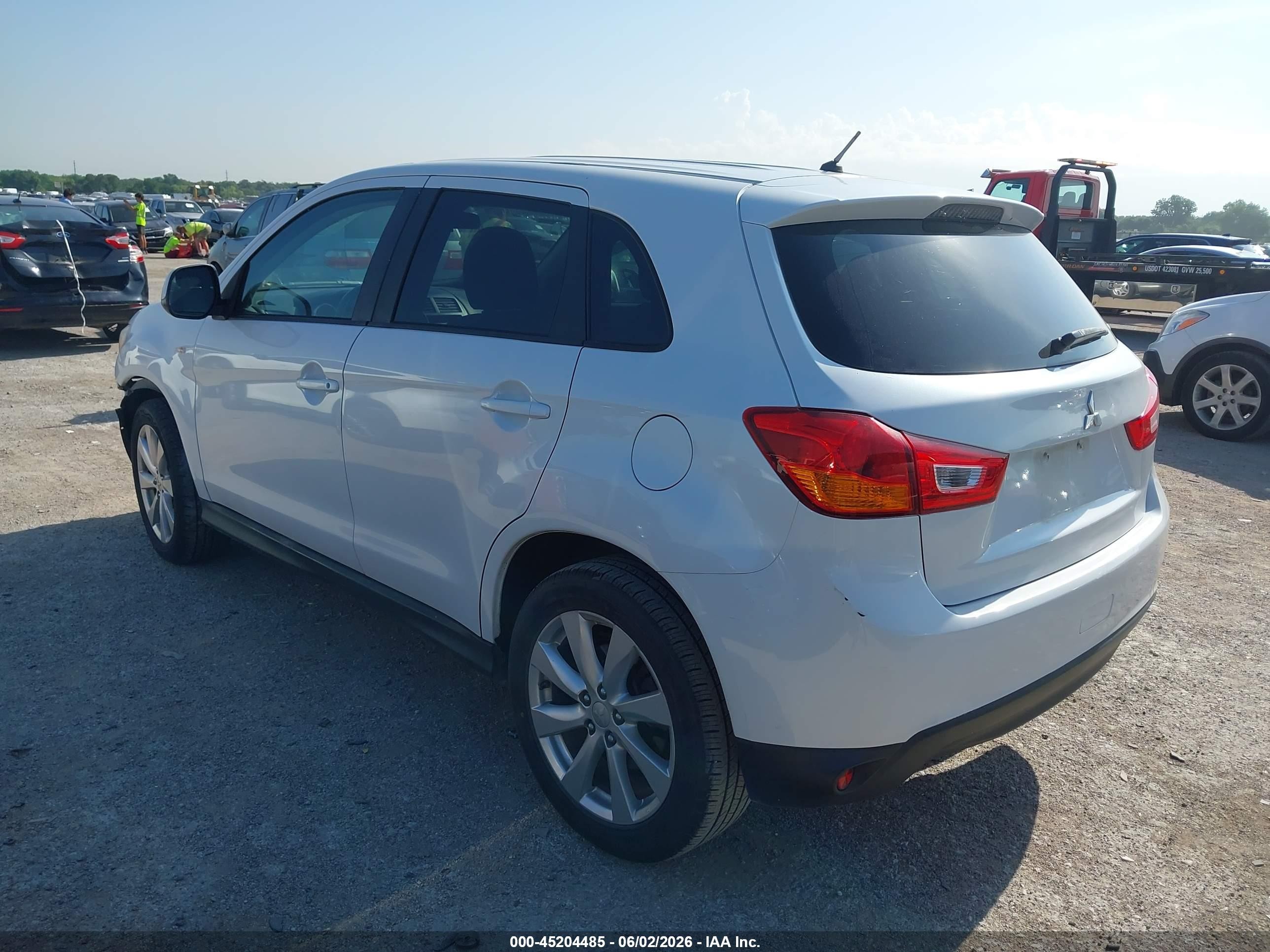 2013 Mitsubishi Outlander Sport Es Белый vin: 4A4AP3AU2DE025485