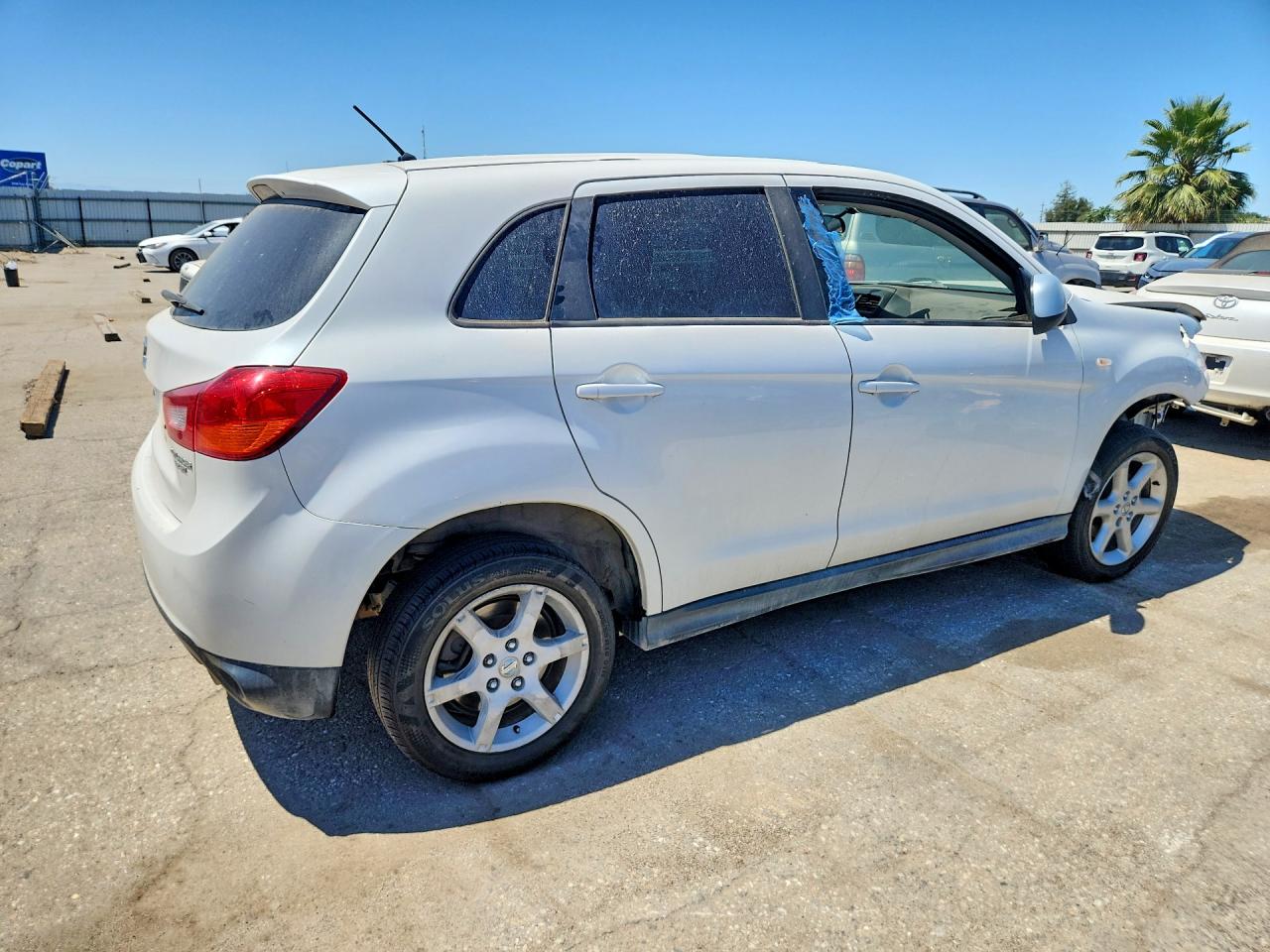 2015 Mitsubishi Outlander Sport Es Two Tone vin: 4A4AP3AU2FE007457