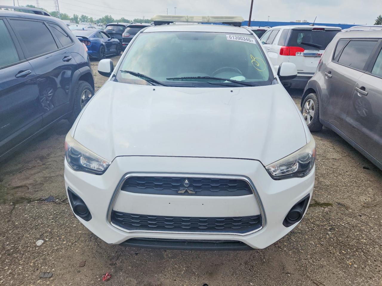 2015 Mitsubishi Outlander Sport Es White vin: 4A4AP3AU2FE015803