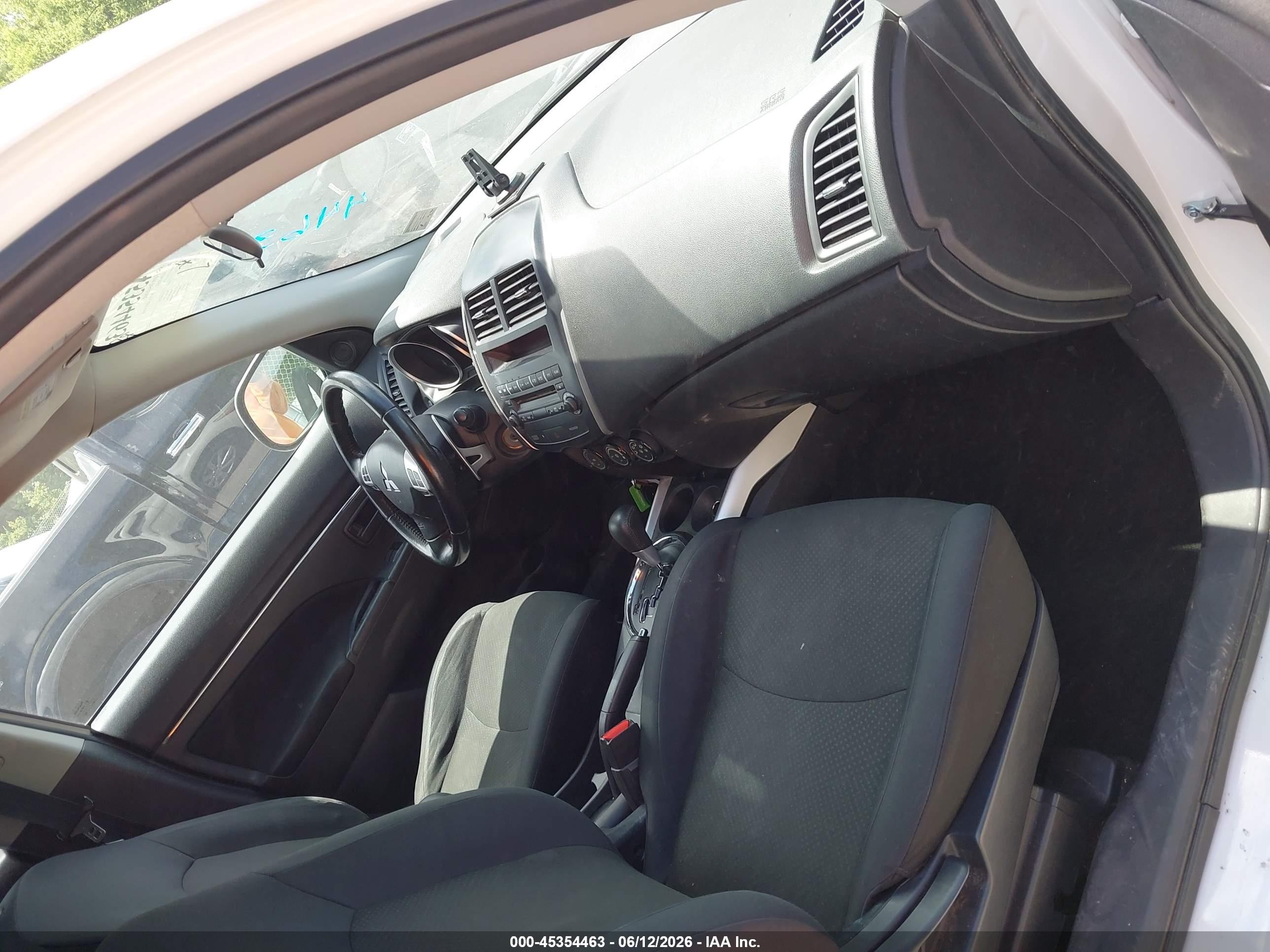 2013 Mitsubishi Outlander Sport Es White vin: 4A4AP3AU3DE019274