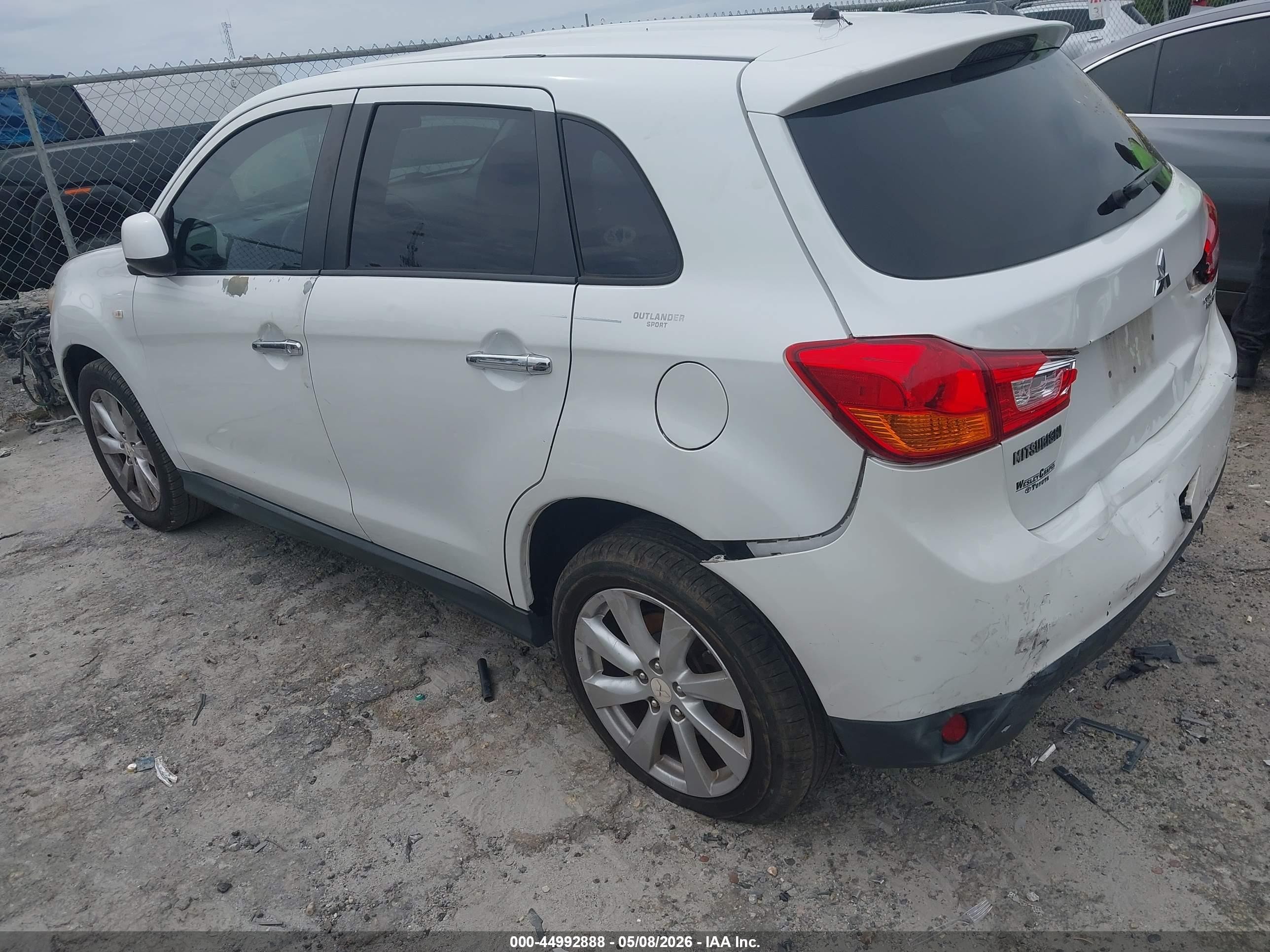 2014 Mitsubishi Outlander Sport Es White vin: 4A4AP3AU3EE029076
