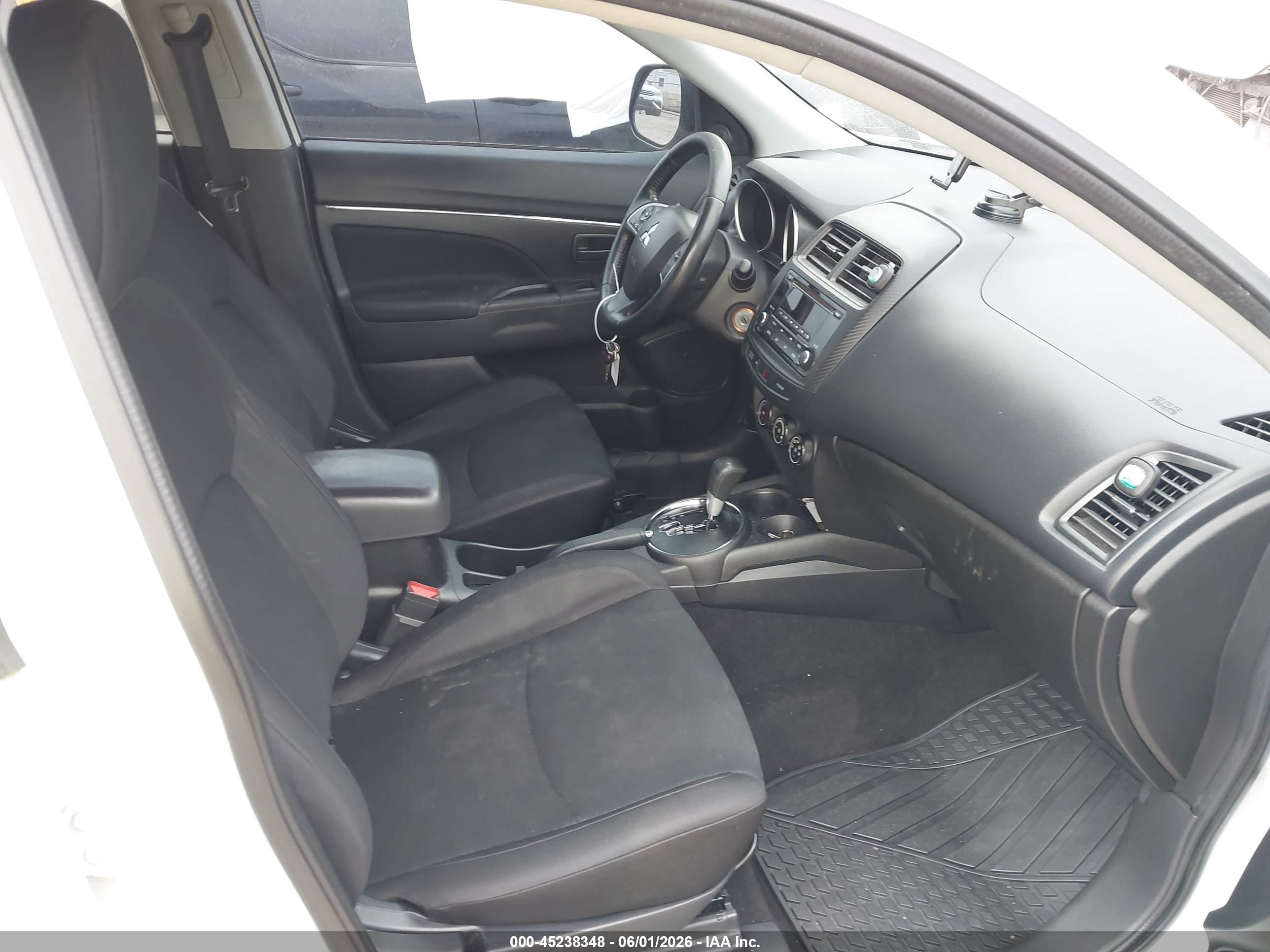 2015 Mitsubishi Outlander Sport Es White vin: 4A4AP3AU3FE021867