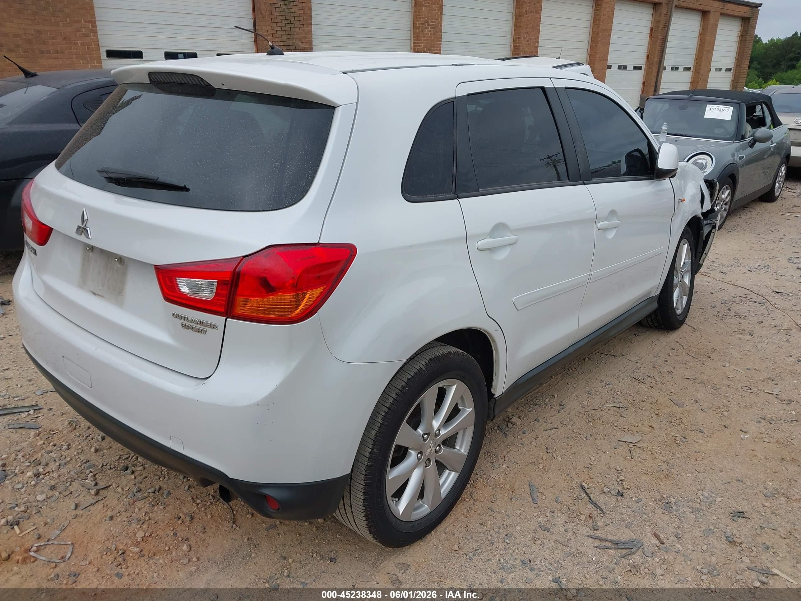 2015 Mitsubishi Outlander Sport Es White vin: 4A4AP3AU3FE021867