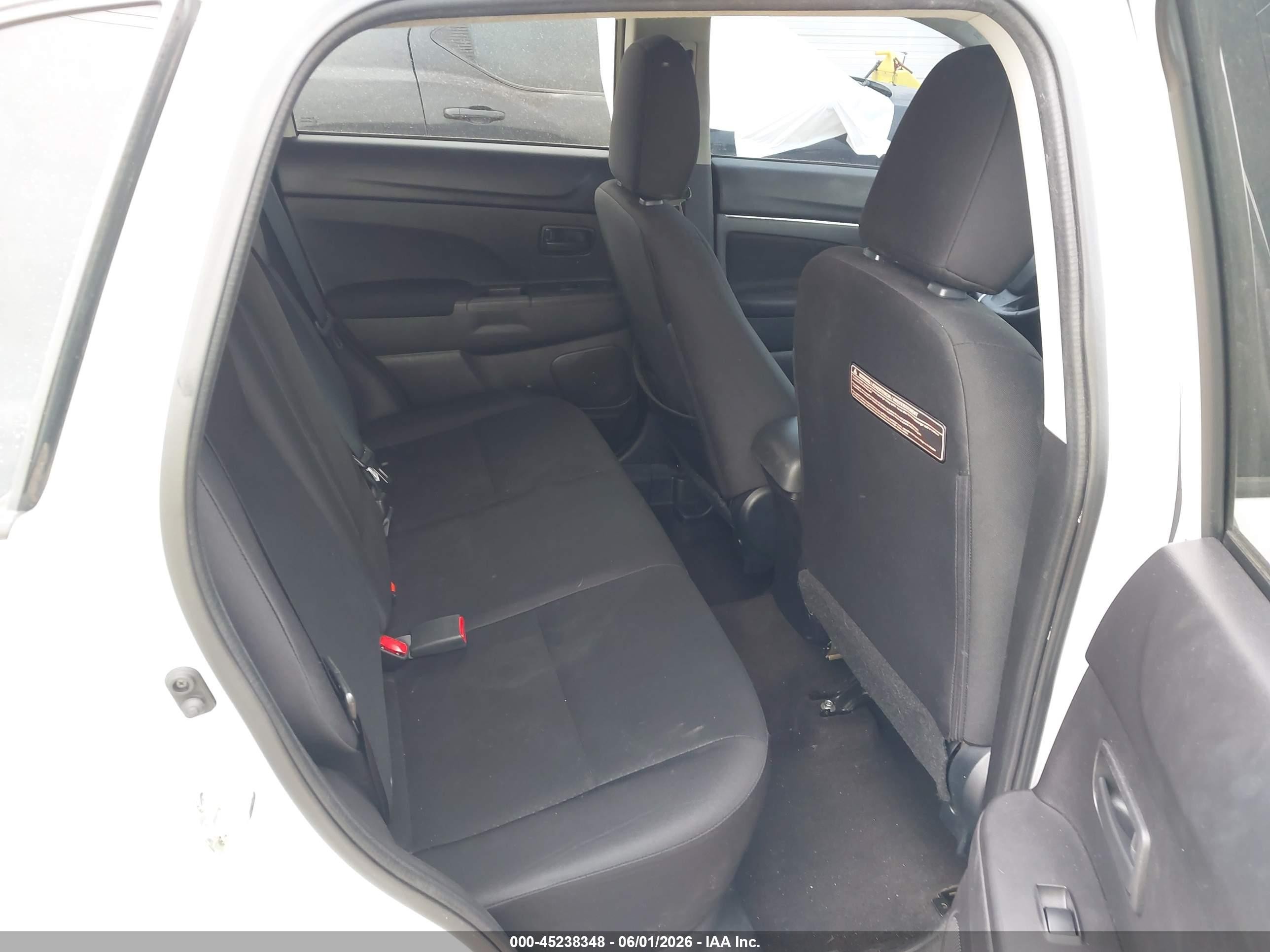 2015 Mitsubishi Outlander Sport Es White vin: 4A4AP3AU3FE021867