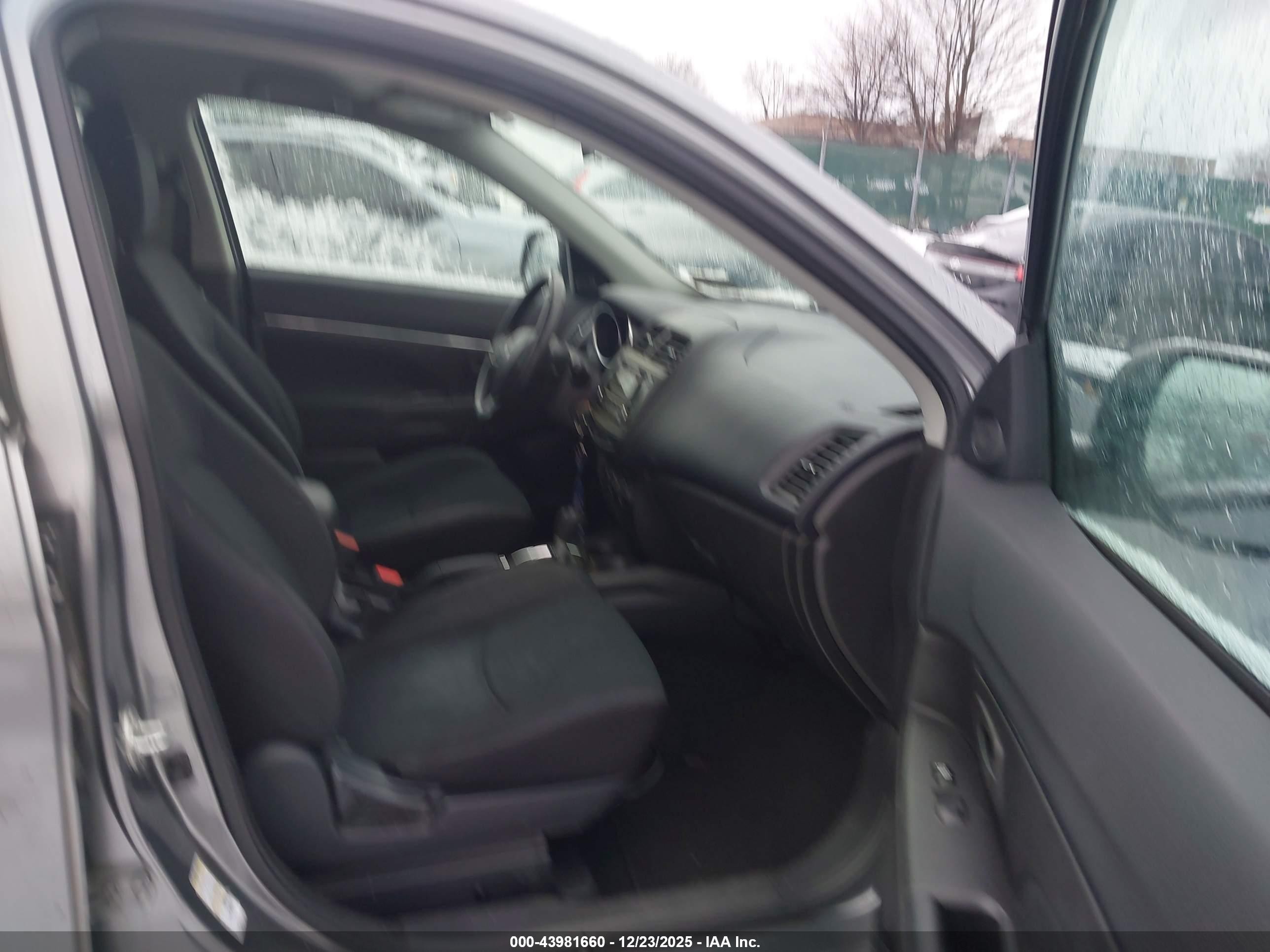 2015 Mitsubishi Outlander Sport Es Gray vin: 4A4AP3AU3FE049670