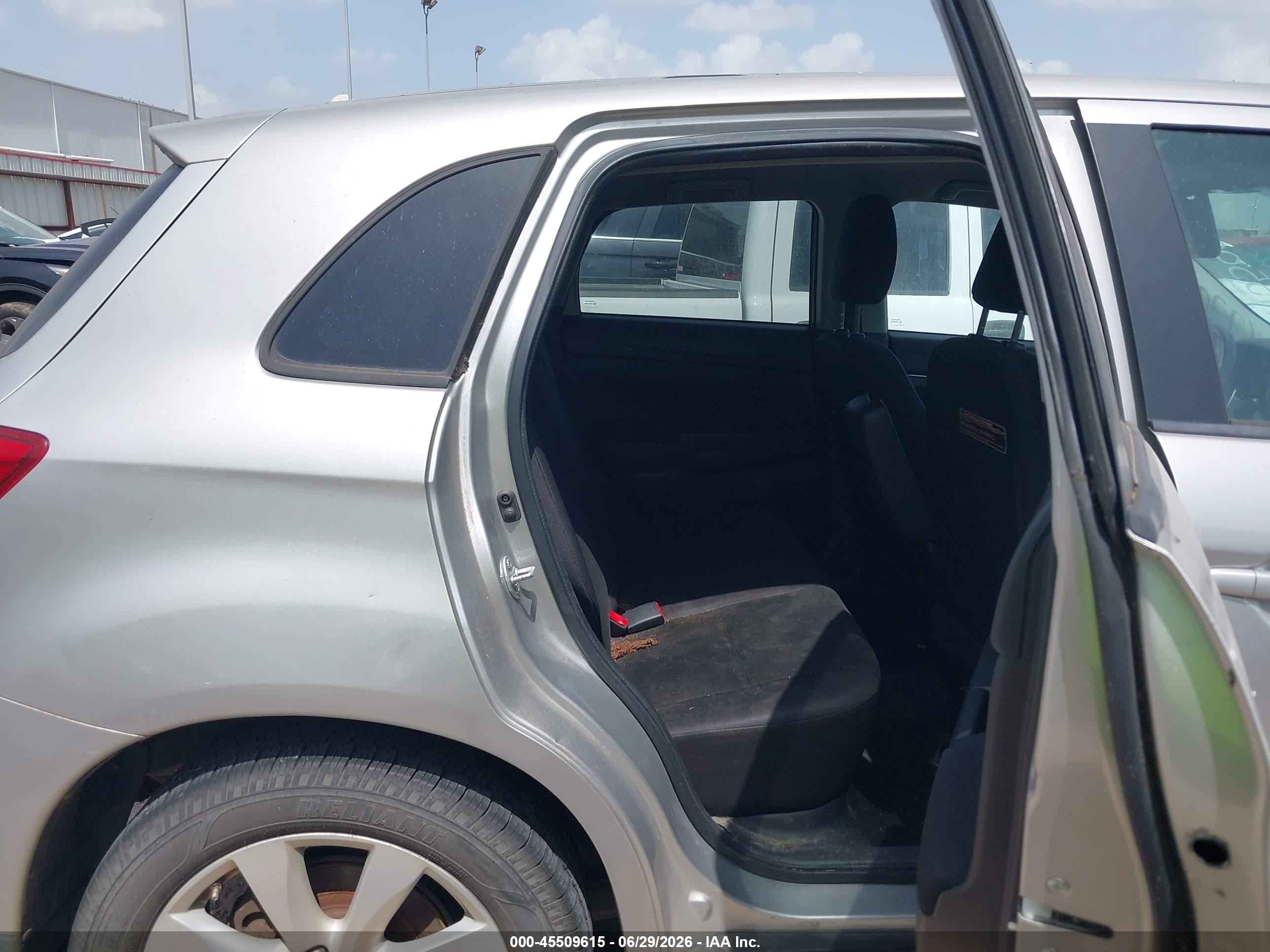 2013 Mitsubishi Outlander Sport Es Silver vin: 4A4AP3AU4DE019557