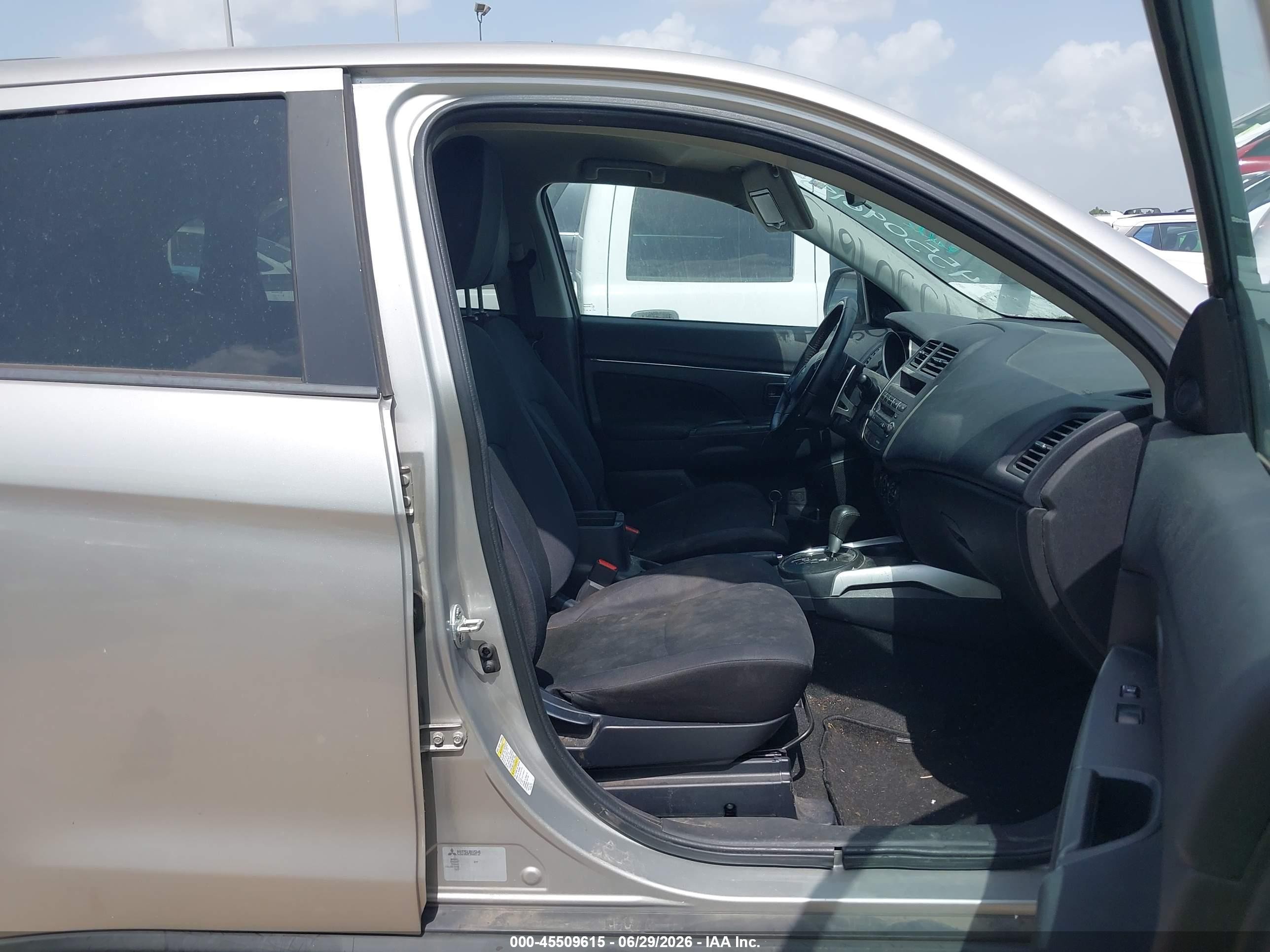 2013 Mitsubishi Outlander Sport Es Silver vin: 4A4AP3AU4DE019557