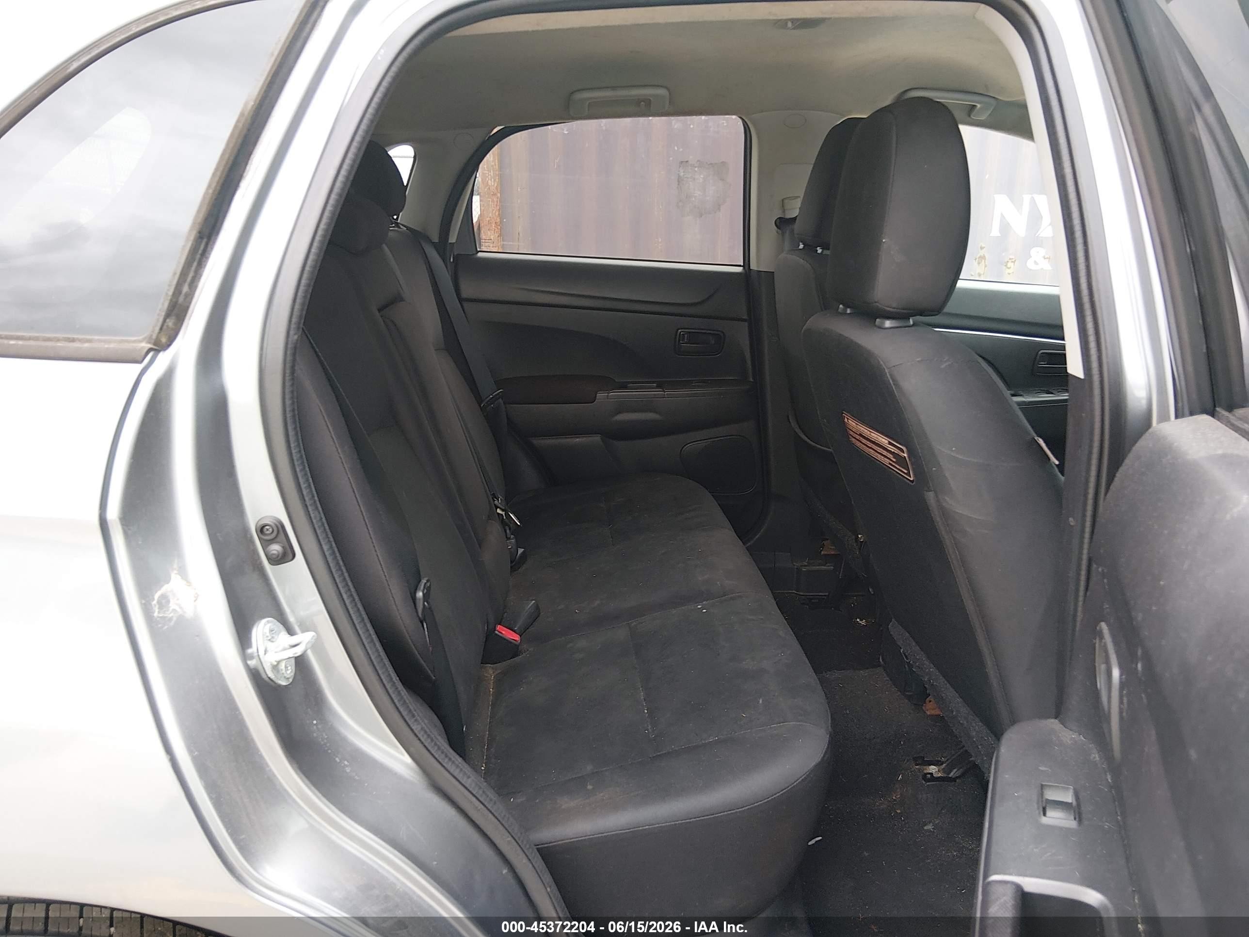 2015 Mitsubishi Outlander Sport Es Серебряный vin: 4A4AP3AU4FE022851