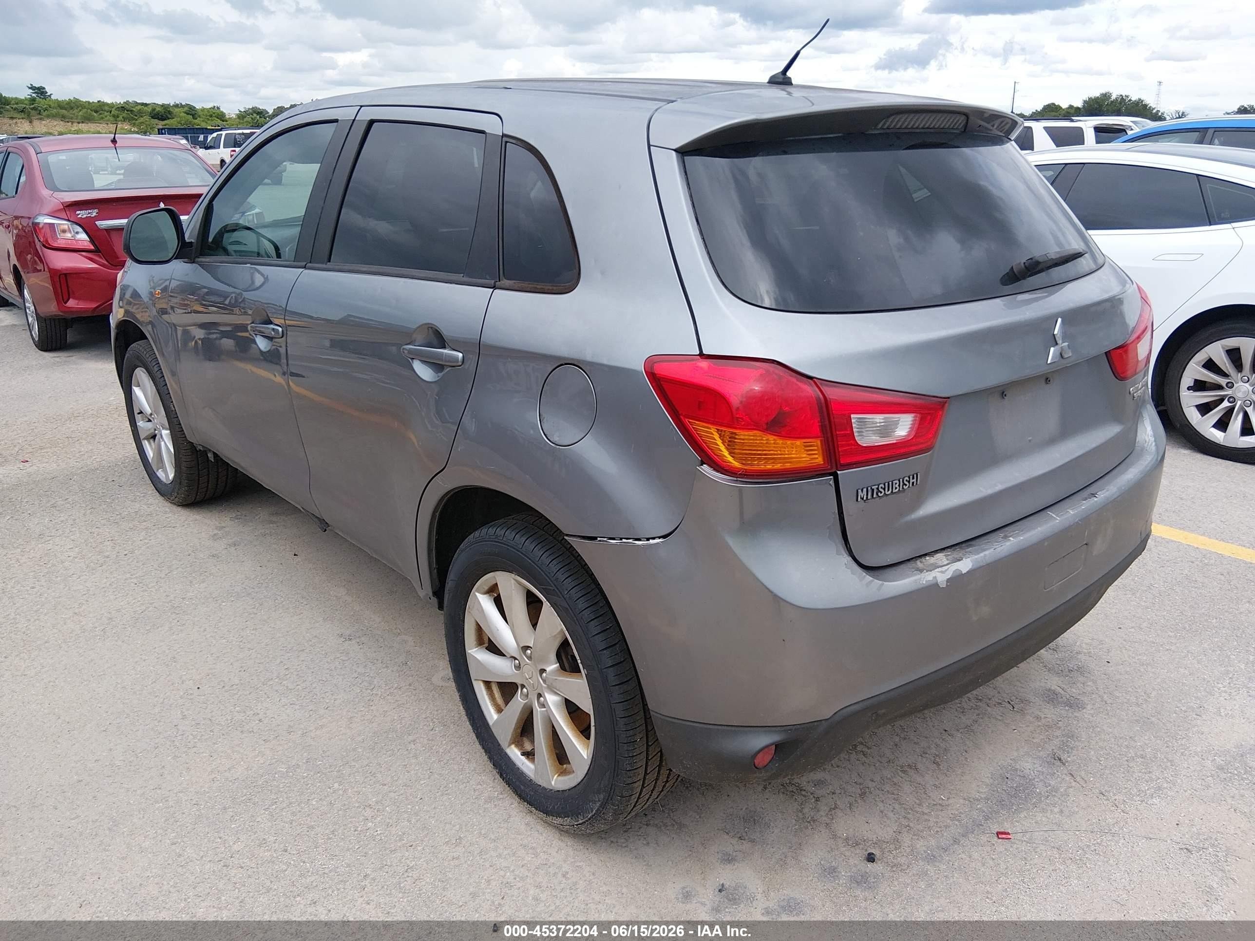 2015 Mitsubishi Outlander Sport Es Серебряный vin: 4A4AP3AU4FE022851