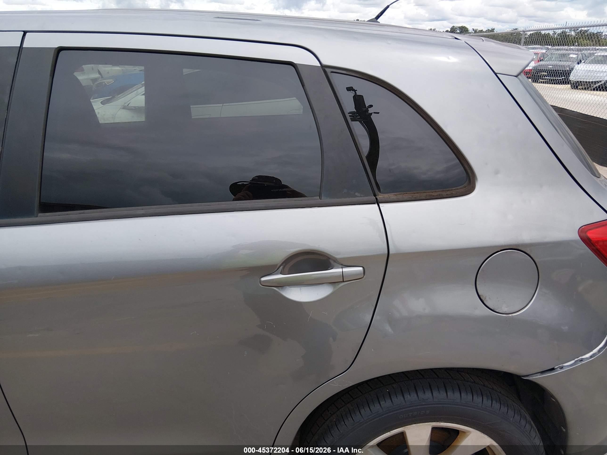 2015 Mitsubishi Outlander Sport Es Серебряный vin: 4A4AP3AU4FE022851