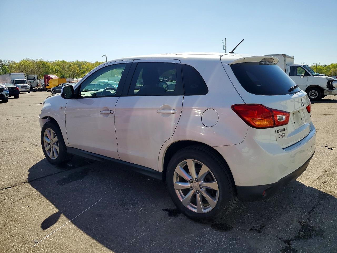 2015 Mitsubishi Outlander Sport Es White vin: 4A4AP3AU4FE055655