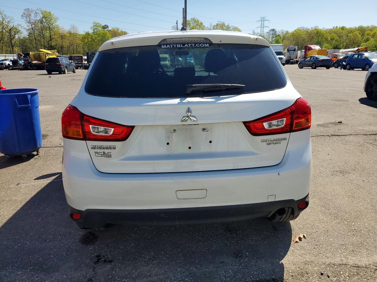2015 Mitsubishi Outlander Sport Es White vin: 4A4AP3AU4FE055655