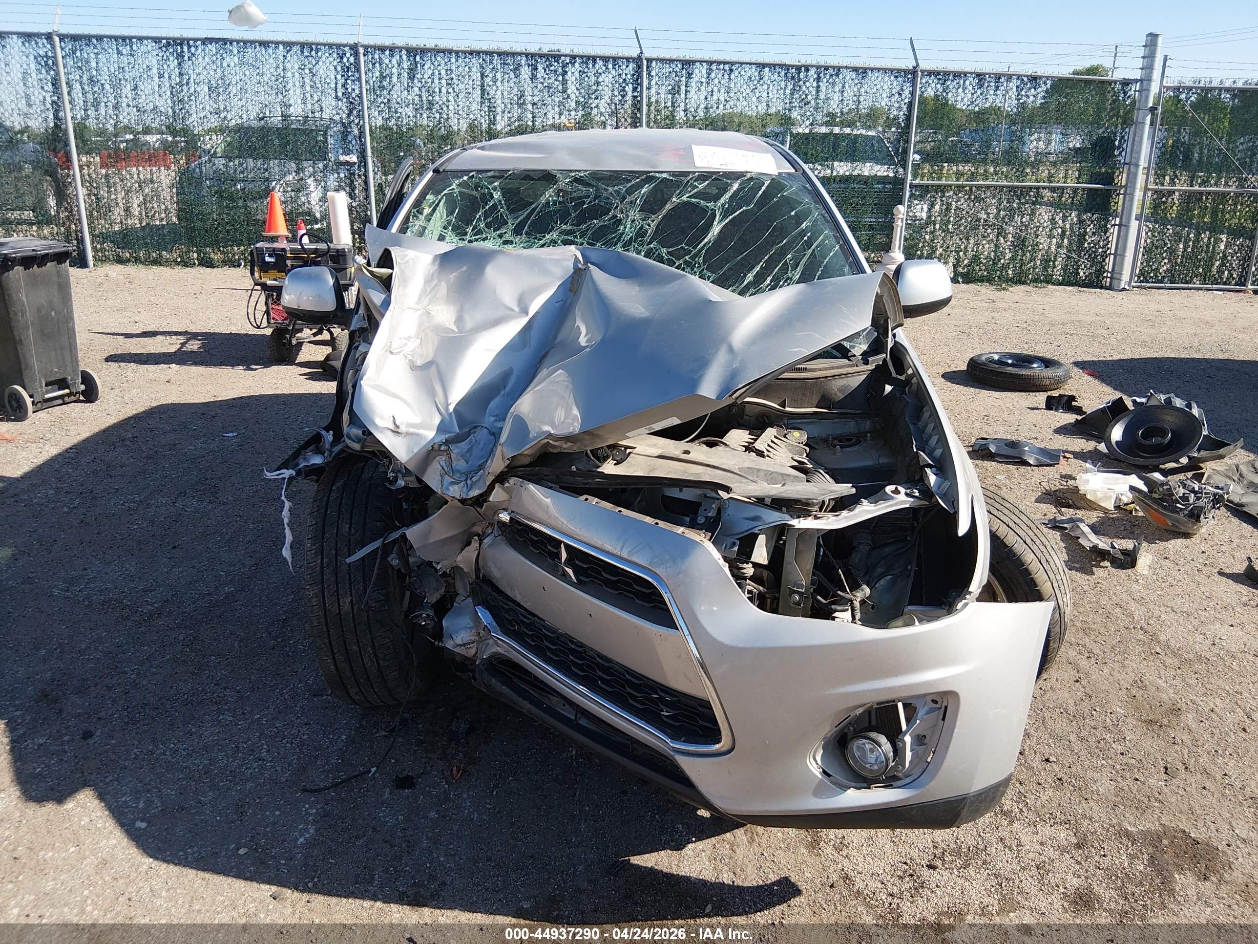2015 Mitsubishi Outlander Sport Es Silver vin: 4A4AP3AU5FE061626