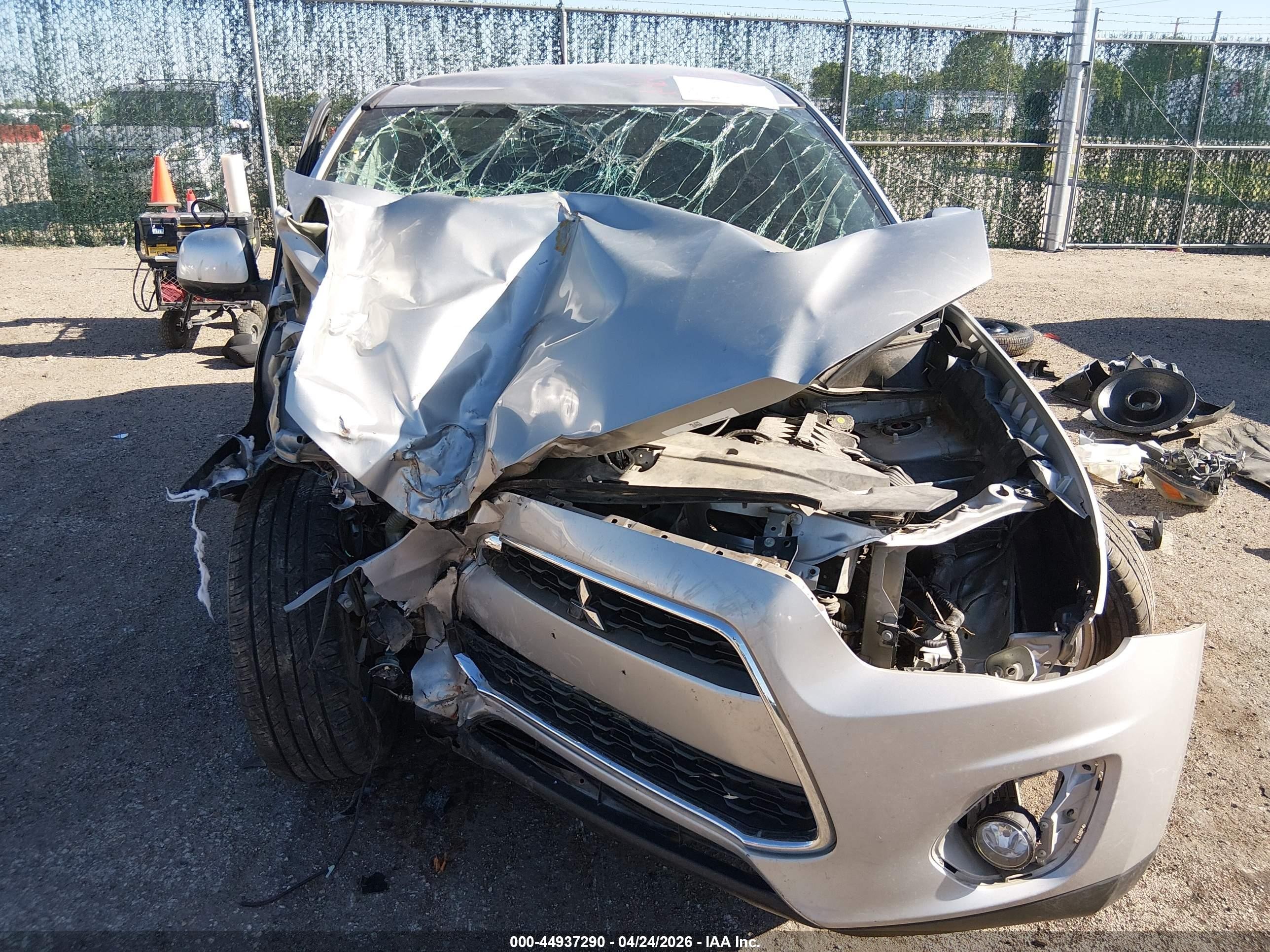 2015 Mitsubishi Outlander Sport Es Silver vin: 4A4AP3AU5FE061626