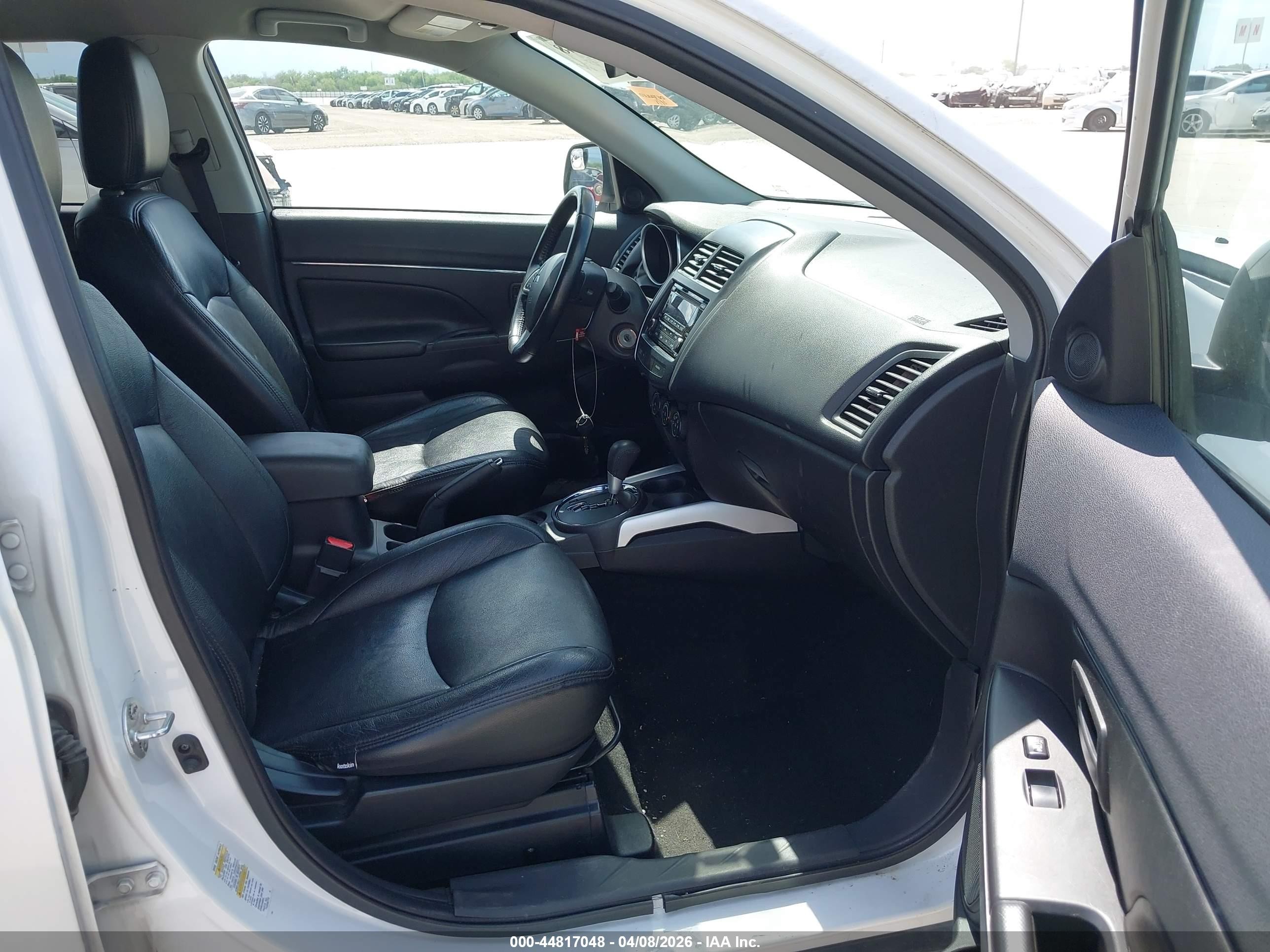 2014 Mitsubishi Outlander Sport Es White vin: 4A4AP3AU6EE006228