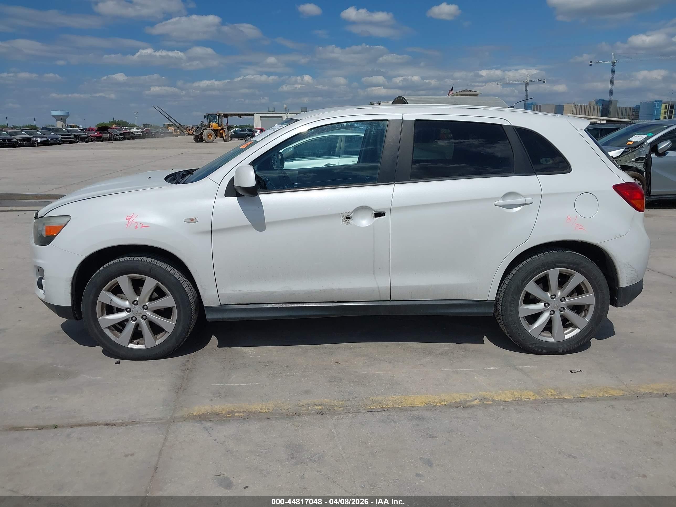 2014 Mitsubishi Outlander Sport Es White vin: 4A4AP3AU6EE006228