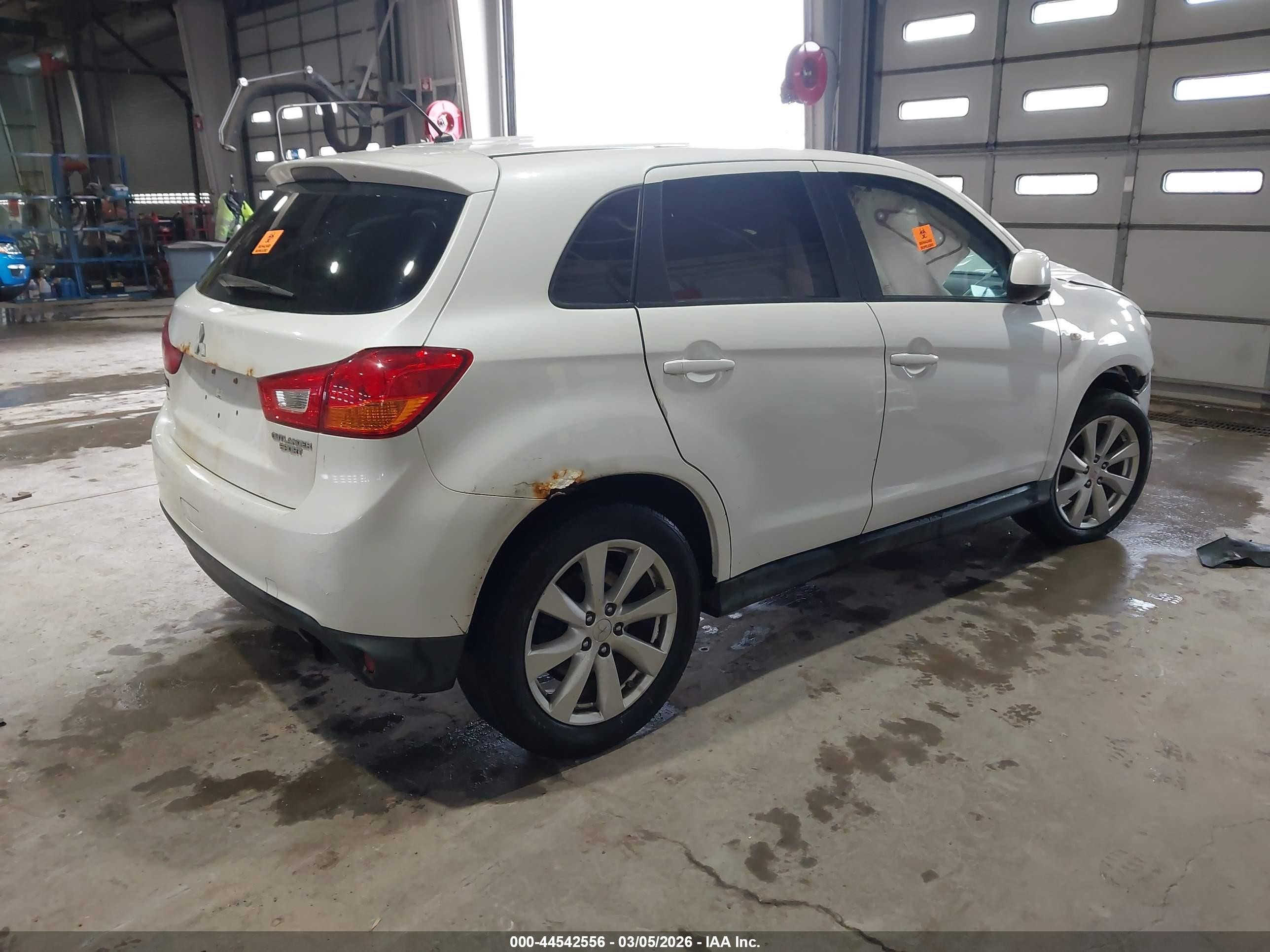 2014 Mitsubishi Outlander Sport Es White vin: 4A4AP3AU6EE013650
