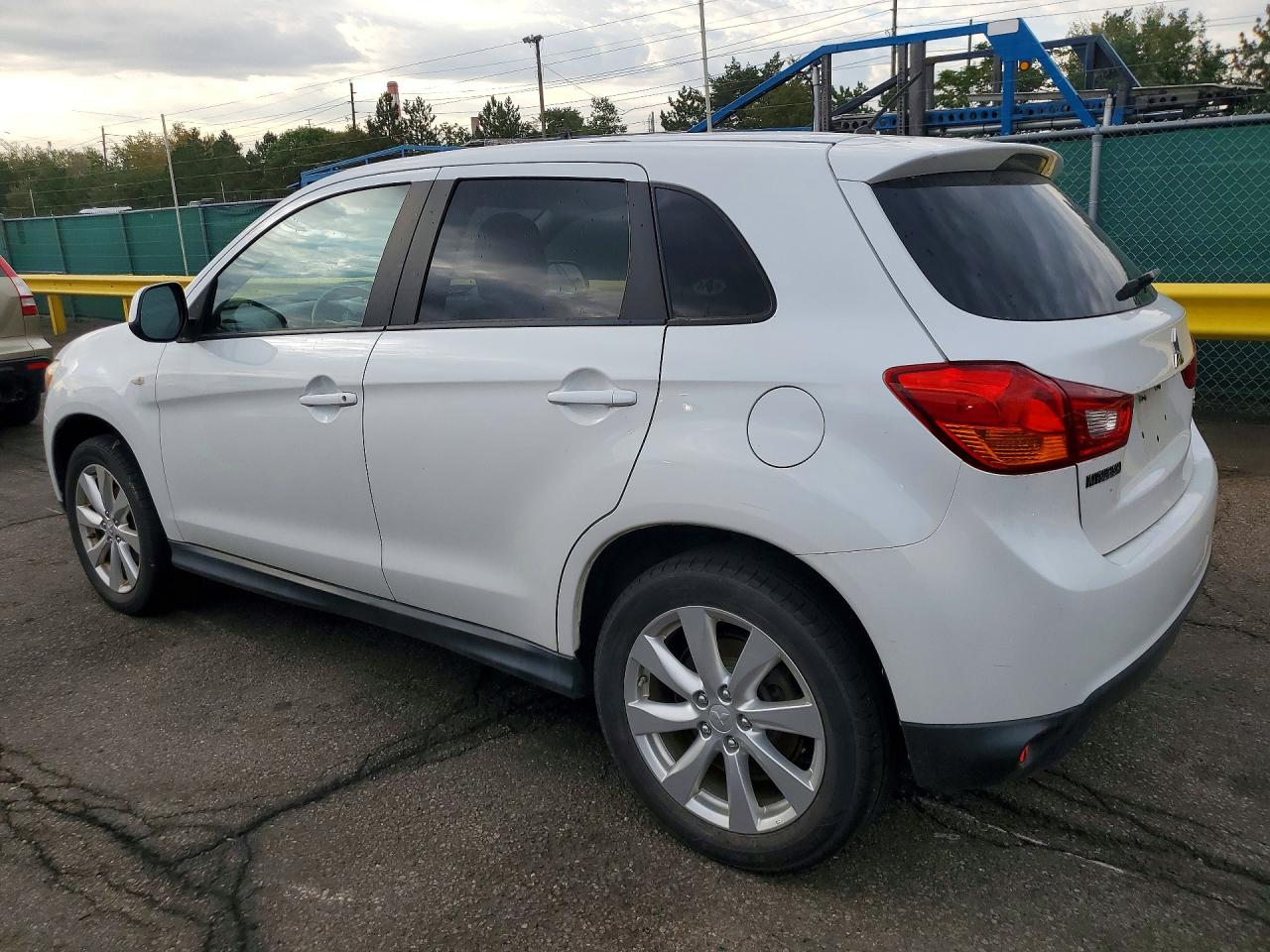 2014 Mitsubishi Outlander Sport Es White vin: 4A4AP3AU7EE026780