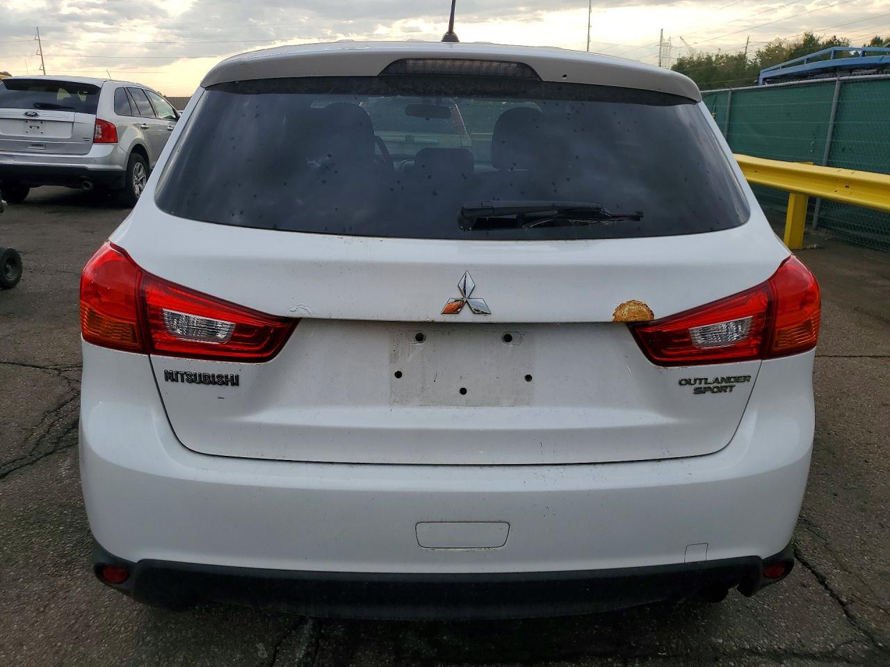 2014 Mitsubishi Outlander Sport Es White vin: 4A4AP3AU7EE026780