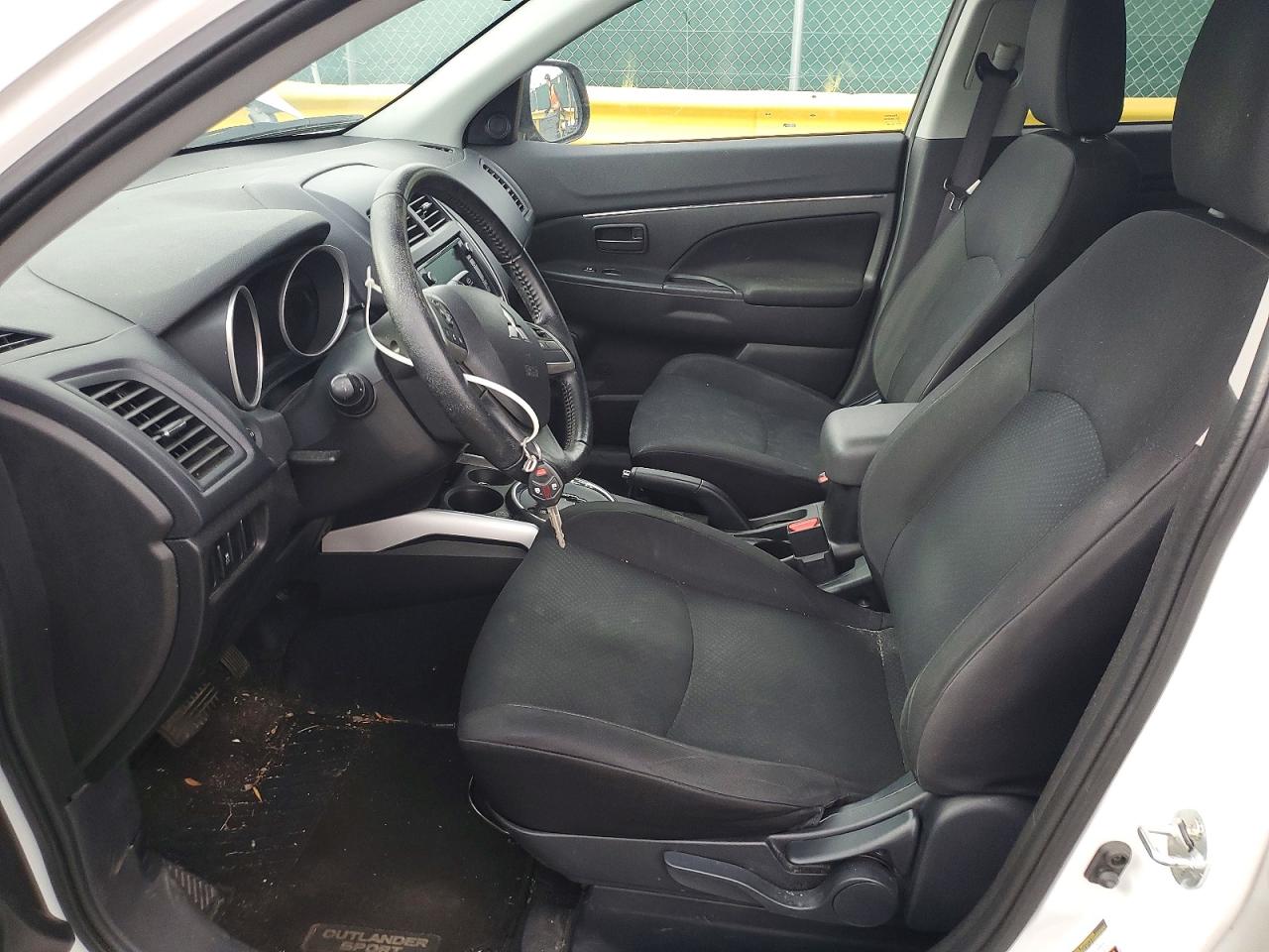2014 Mitsubishi Outlander Sport Es White vin: 4A4AP3AU7EE026780
