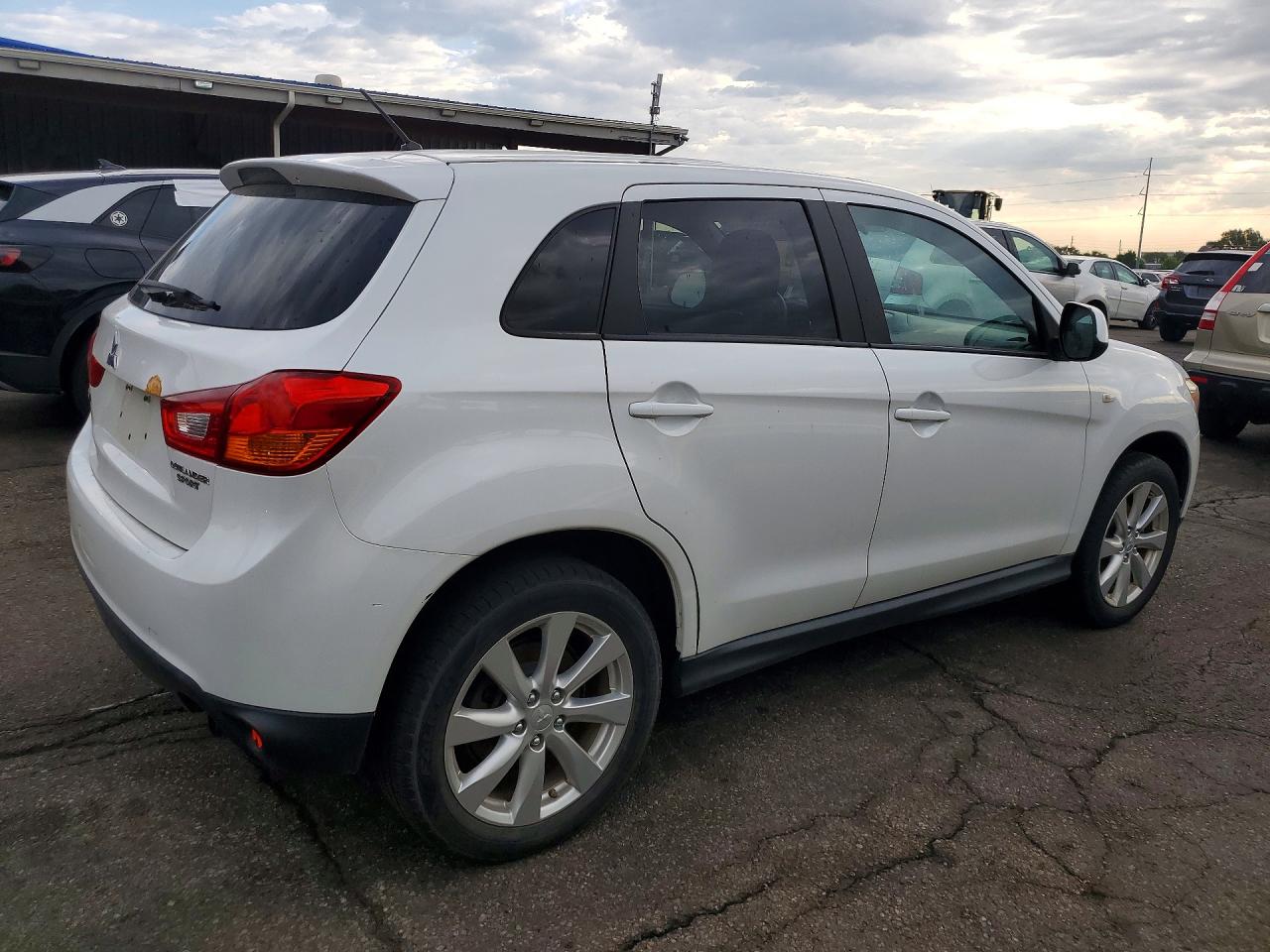 2014 Mitsubishi Outlander Sport Es White vin: 4A4AP3AU7EE026780