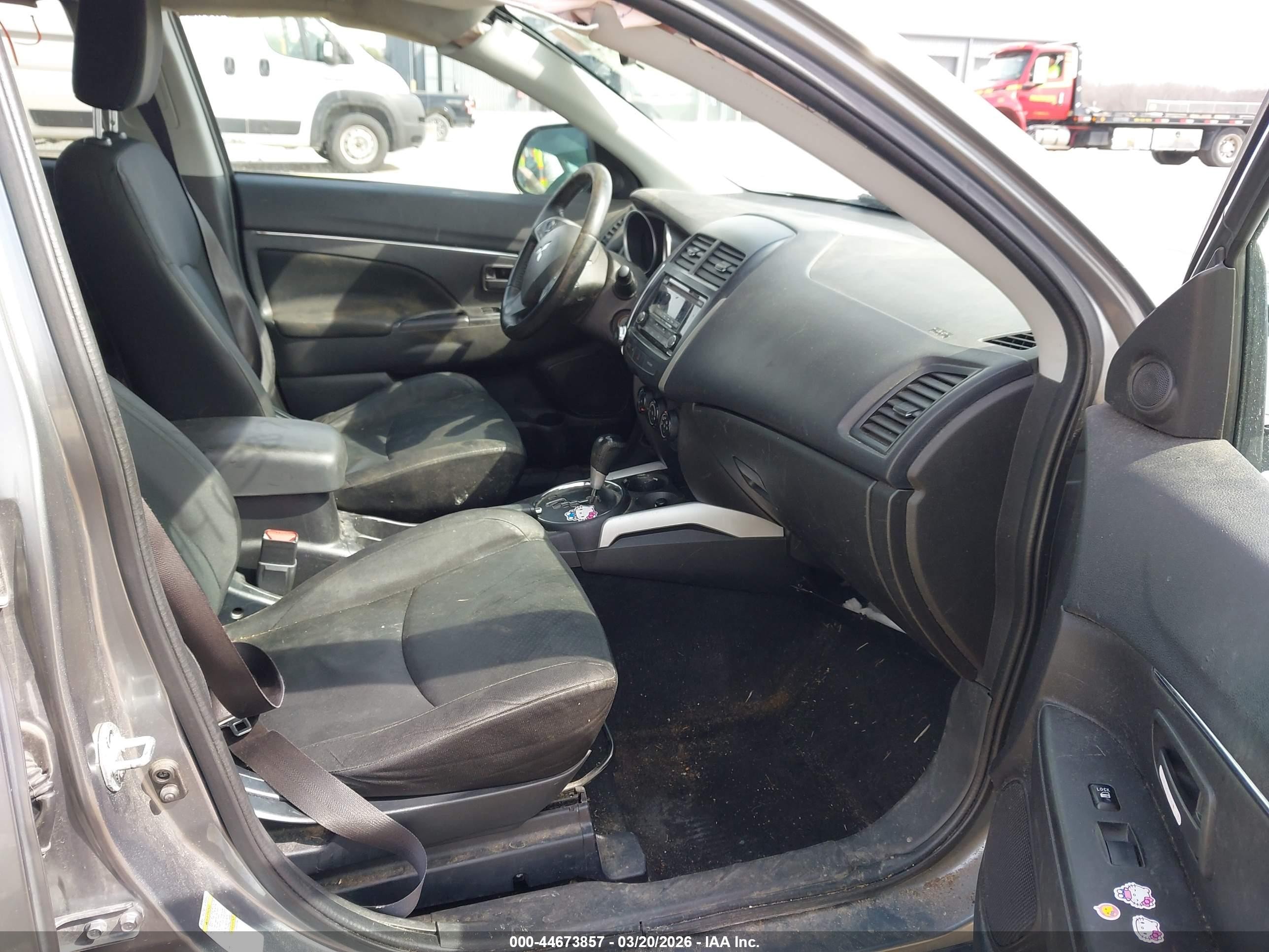 2014 Mitsubishi Outlander Sport Es Silver vin: 4A4AP3AU7EE026911
