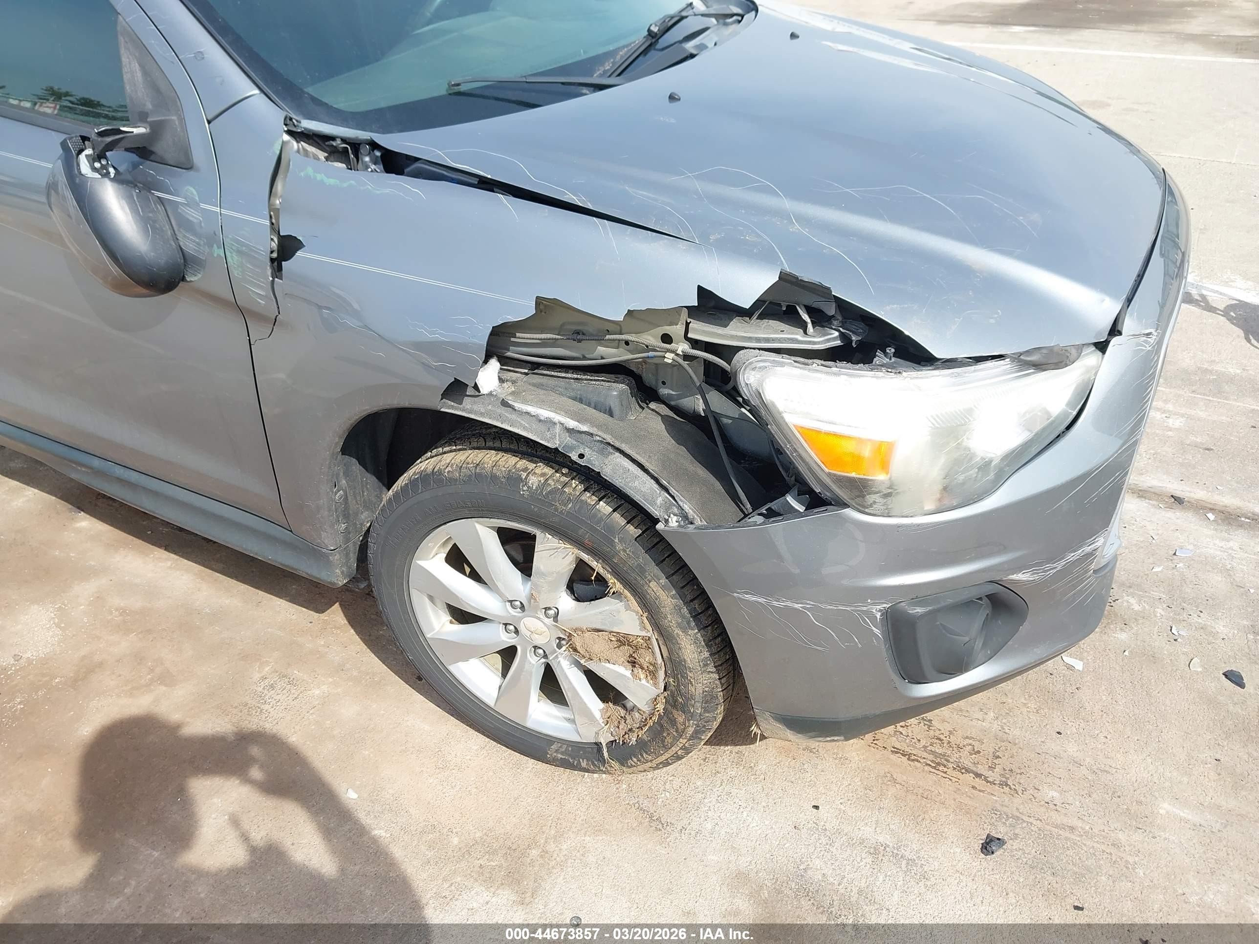 2014 Mitsubishi Outlander Sport Es Silver vin: 4A4AP3AU7EE026911