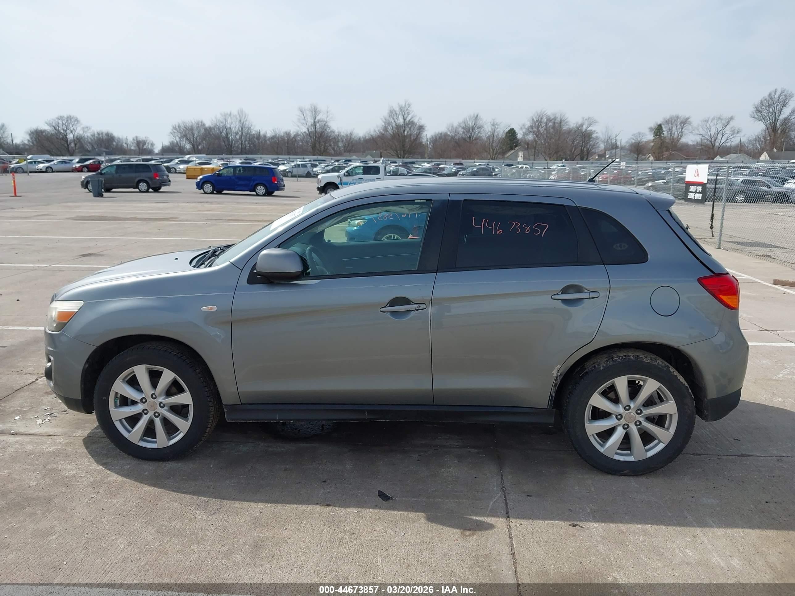 2014 Mitsubishi Outlander Sport Es Silver vin: 4A4AP3AU7EE026911