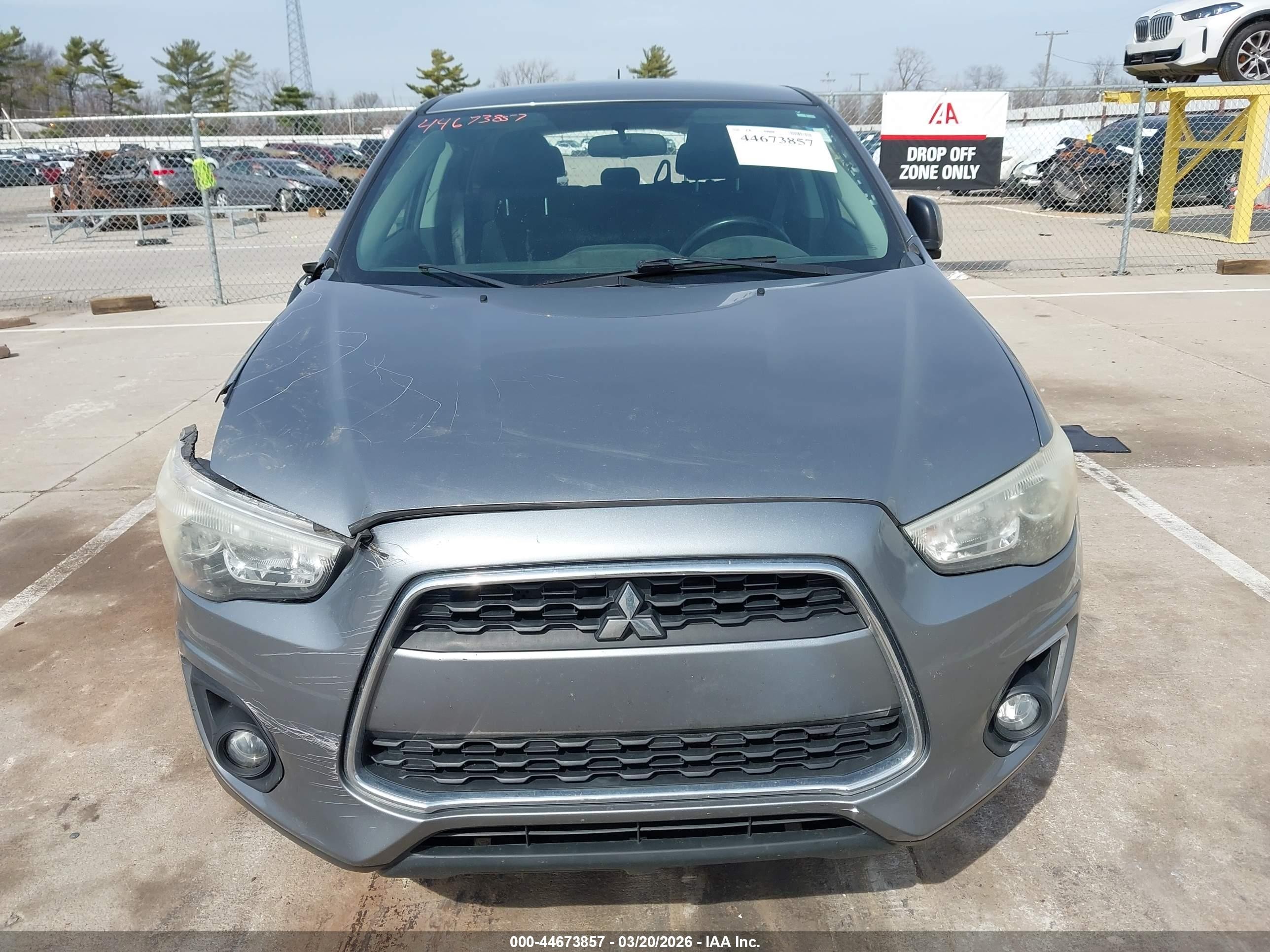 2014 Mitsubishi Outlander Sport Es Silver vin: 4A4AP3AU7EE026911