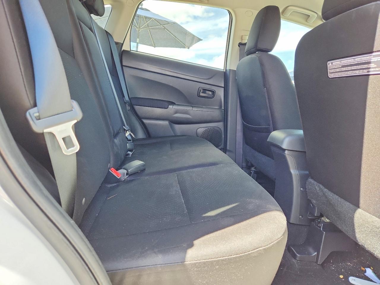2014 Mitsubishi Outlander Sport Es White vin: 4A4AP3AU8EE008658