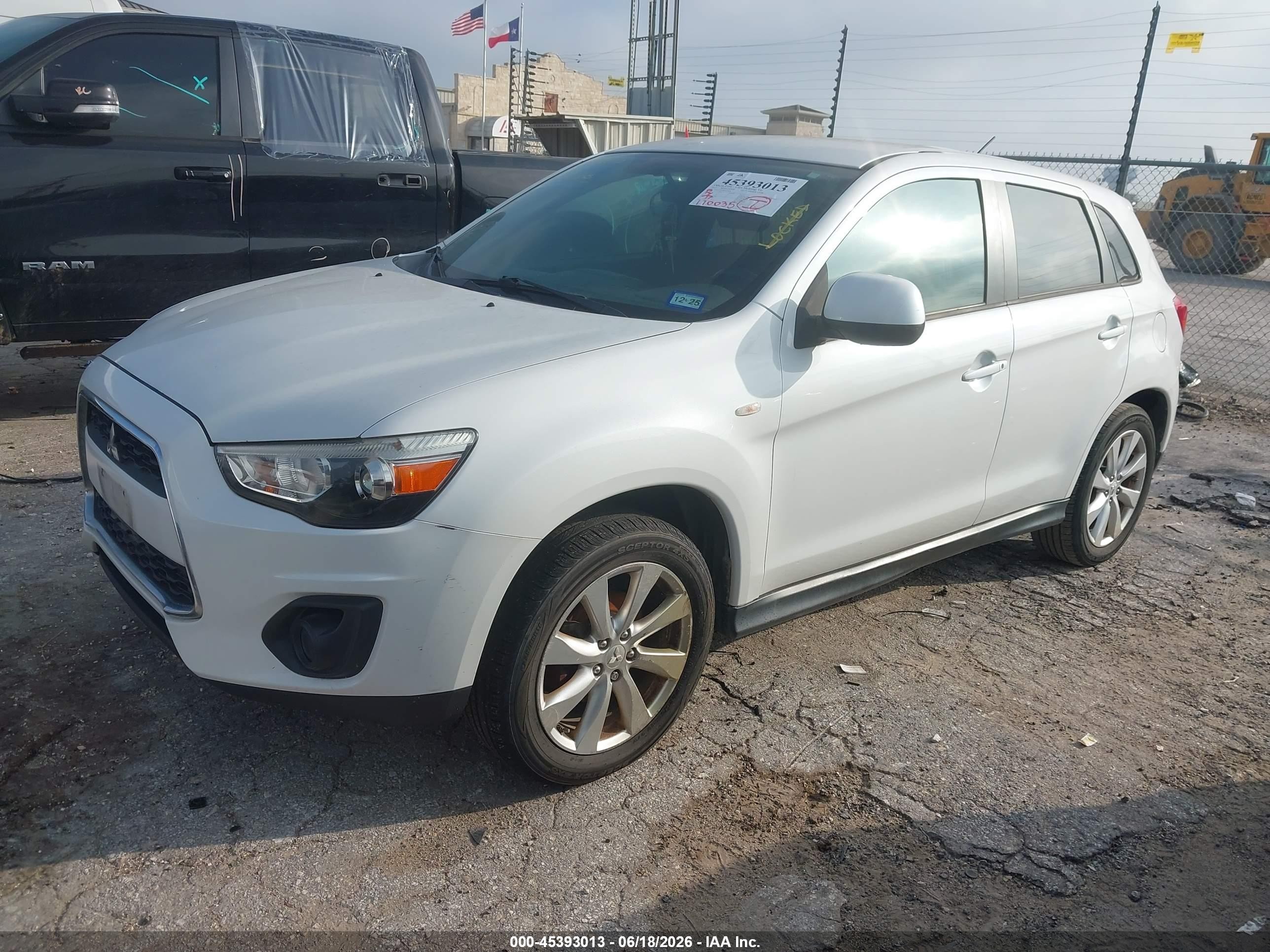 2015 Mitsubishi Outlander Sport Es White vin: 4A4AP3AU8FE032699