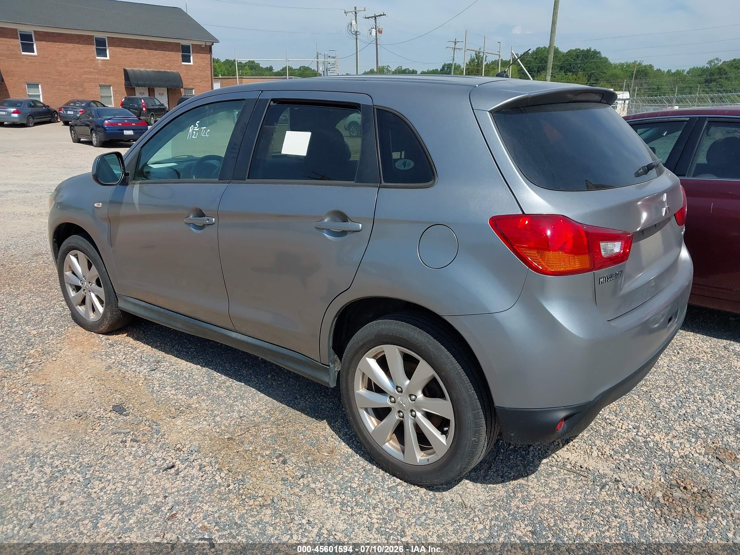 2015 Mitsubishi Outlander Sport Es Silver vin: 4A4AP3AU8FE042486