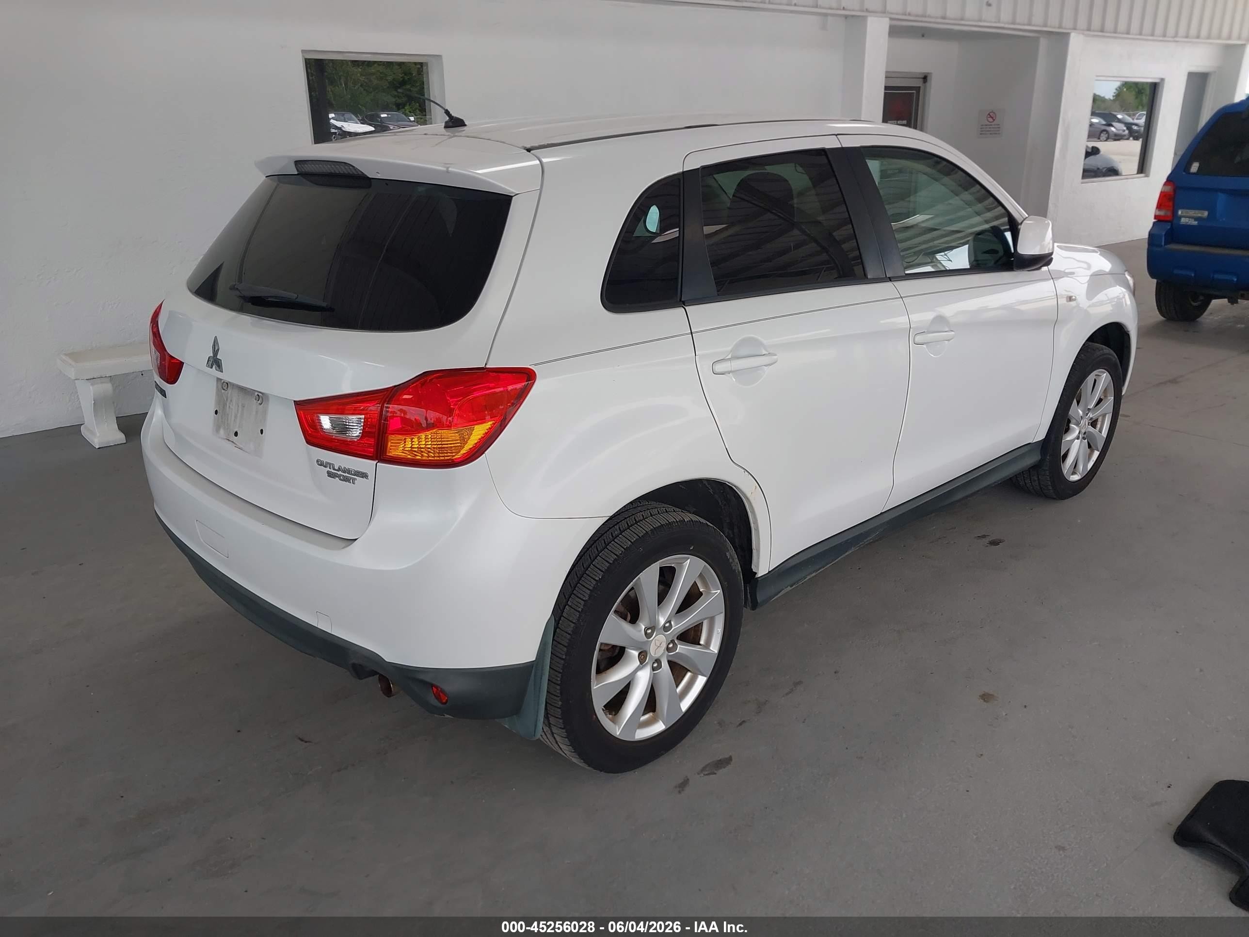 2014 Mitsubishi Outlander Sport Es White vin: 4A4AP3AU9EE032709