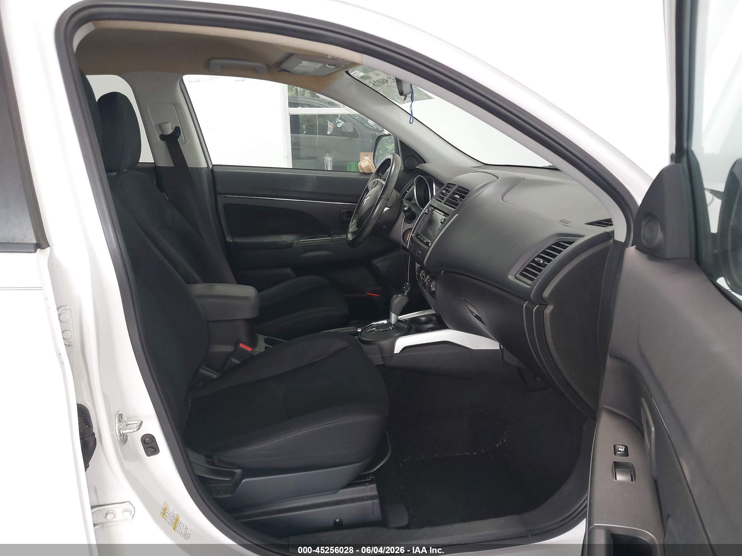 2014 Mitsubishi Outlander Sport Es White vin: 4A4AP3AU9EE032709