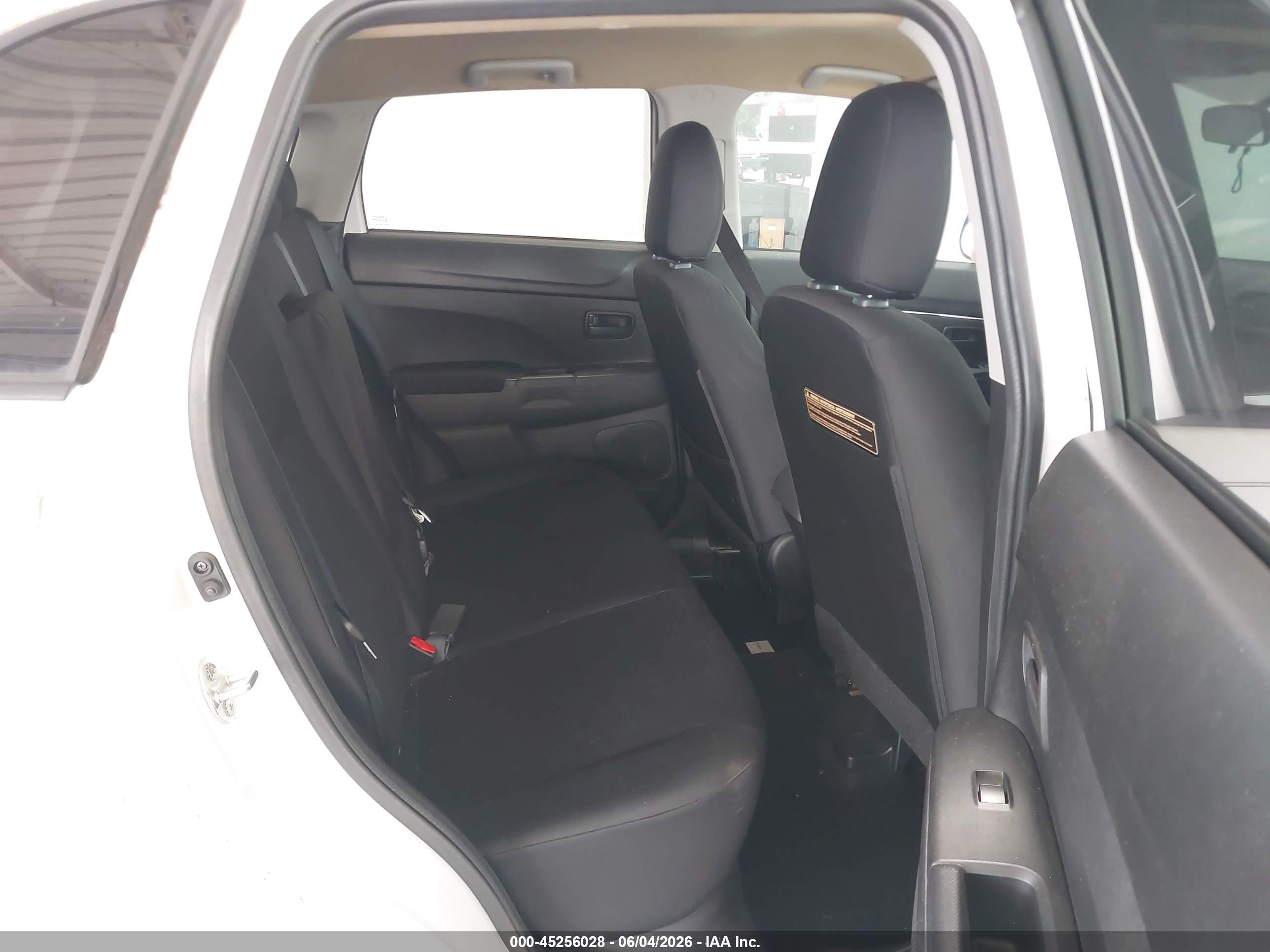 2014 Mitsubishi Outlander Sport Es White vin: 4A4AP3AU9EE032709