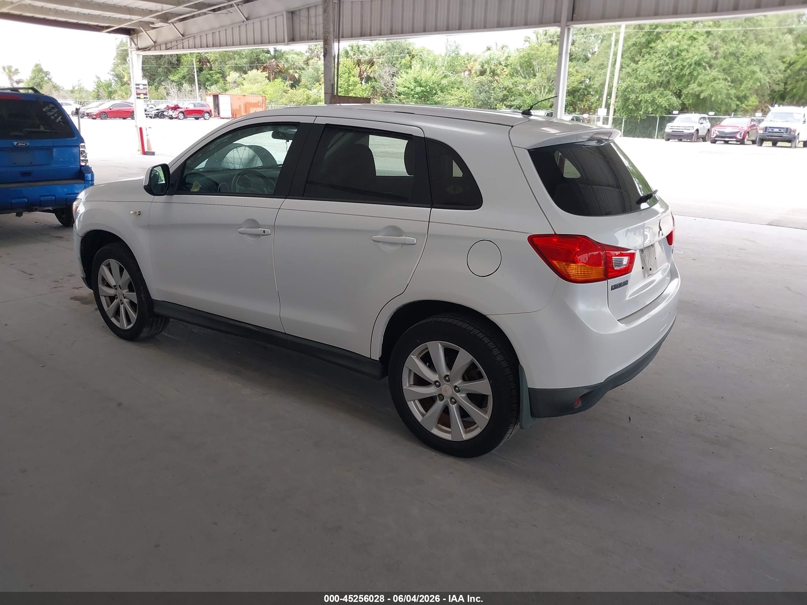 2014 Mitsubishi Outlander Sport Es White vin: 4A4AP3AU9EE032709
