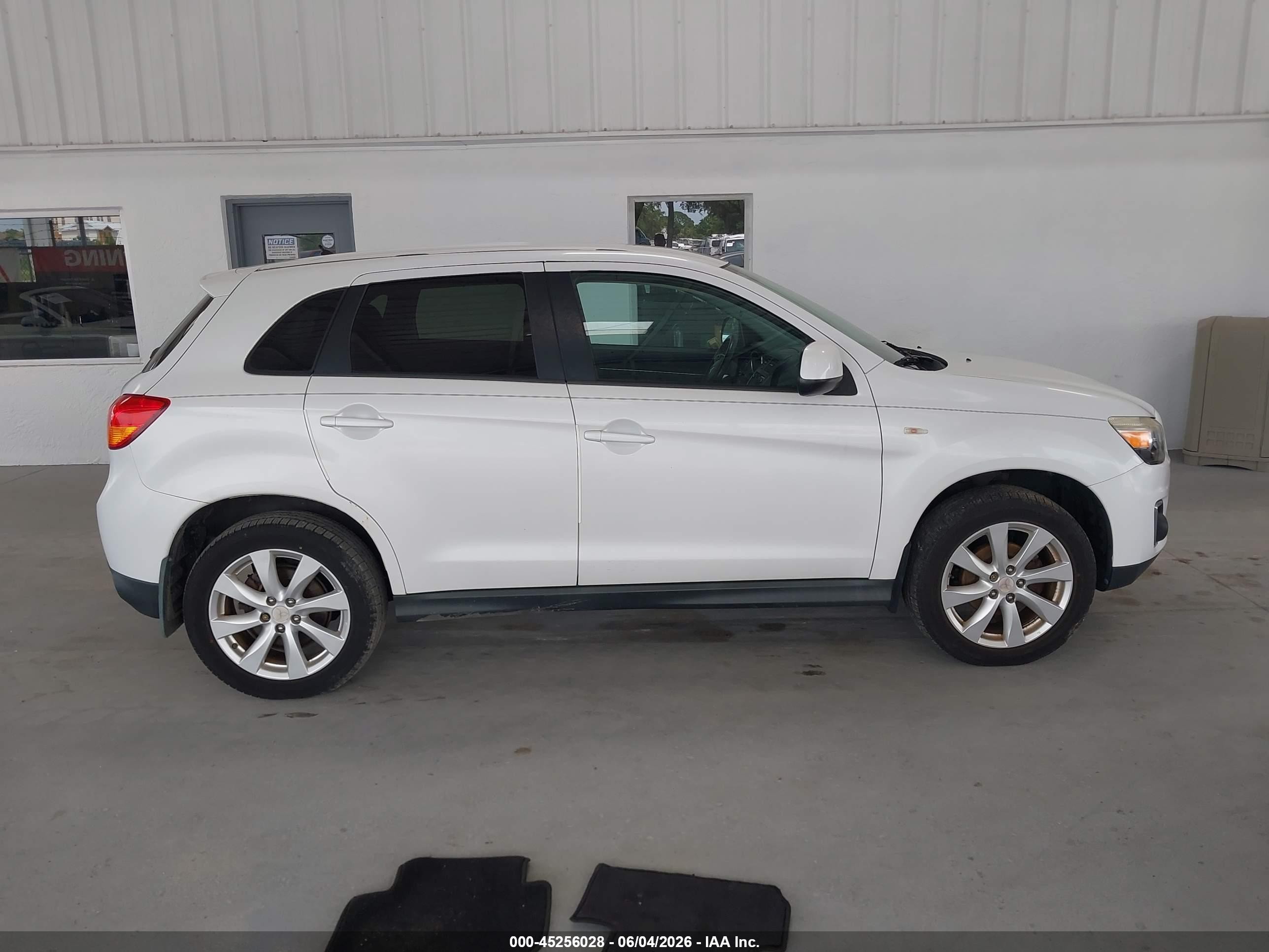 2014 Mitsubishi Outlander Sport Es White vin: 4A4AP3AU9EE032709