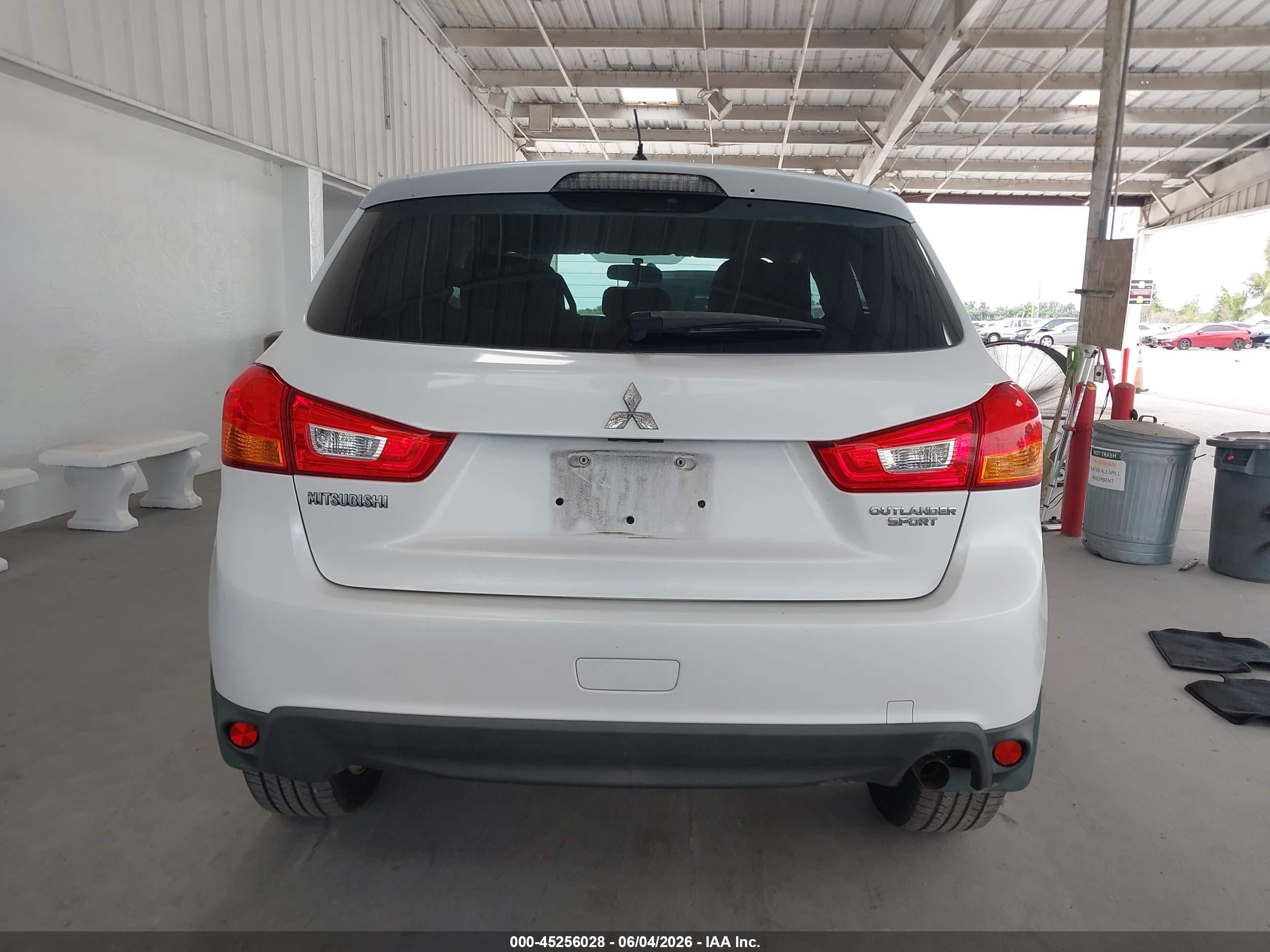 2014 Mitsubishi Outlander Sport Es White vin: 4A4AP3AU9EE032709