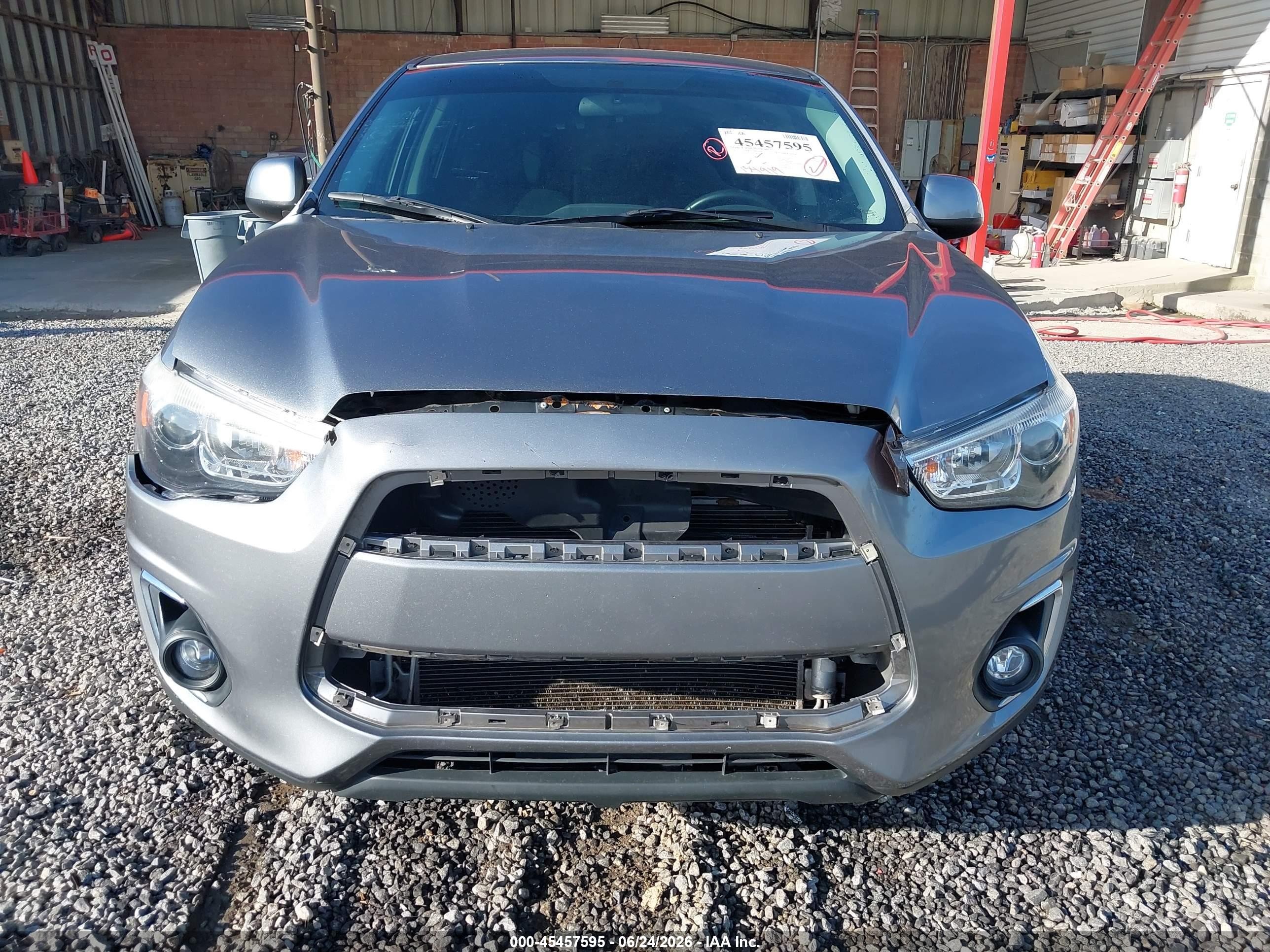 2015 Mitsubishi Outlander Sport Es Silver vin: 4A4AP3AU9FE048524