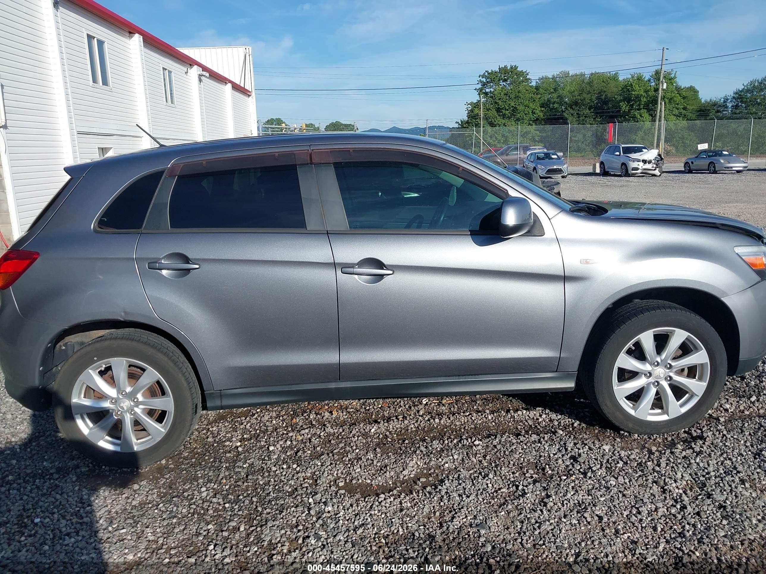 2015 Mitsubishi Outlander Sport Es Silver vin: 4A4AP3AU9FE048524