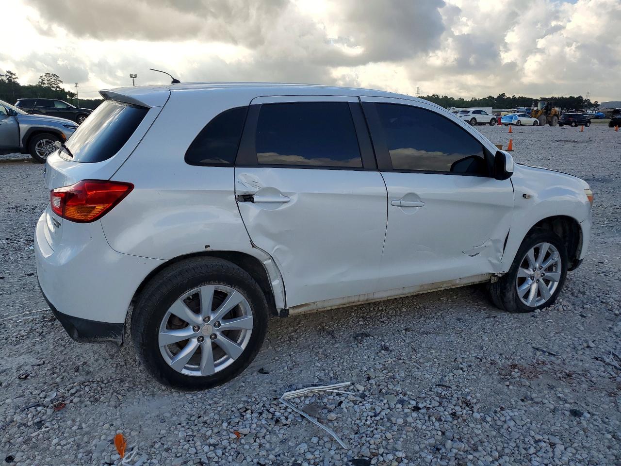 2013 Mitsubishi Outlander Sport Es White vin: 4A4AP3AUXDE013830