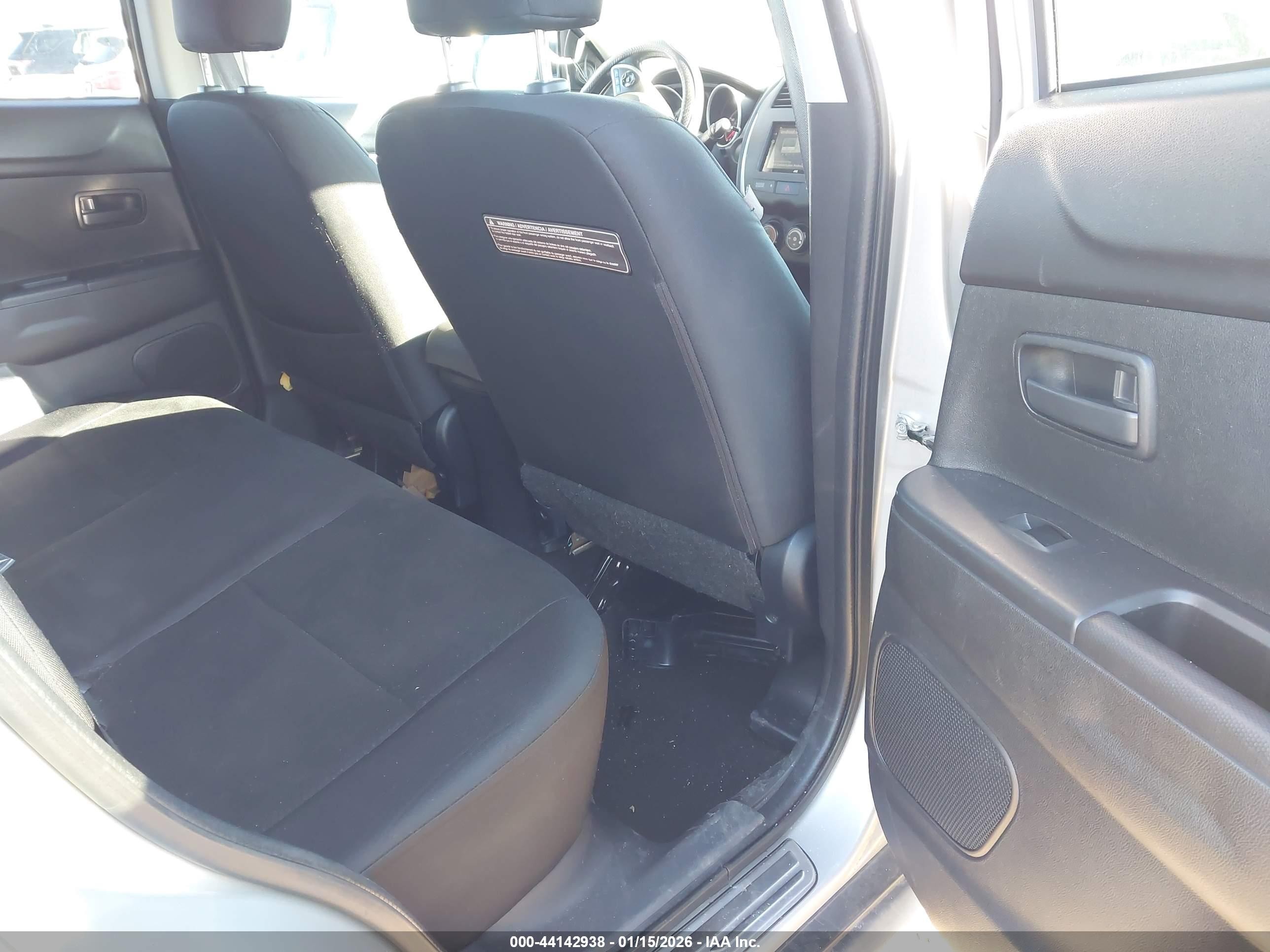 2014 Mitsubishi Outlander Sport Es Серебряный vin: 4A4AP3AUXEE003459