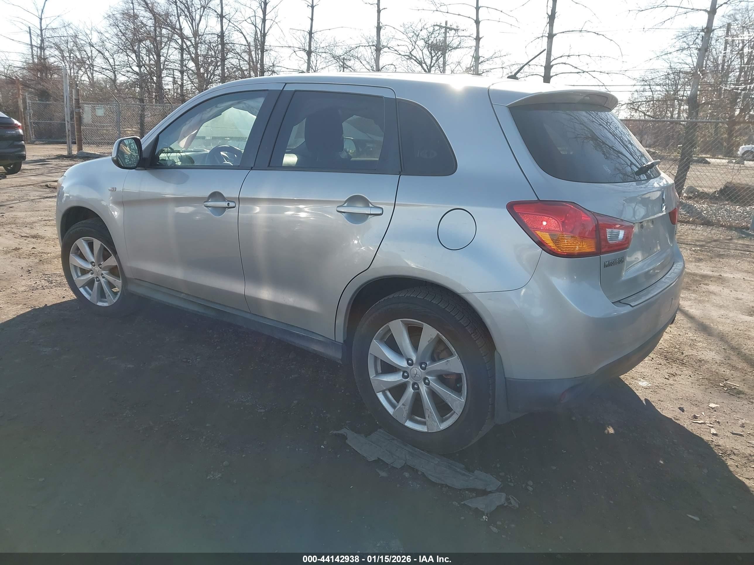2014 Mitsubishi Outlander Sport Es Серебряный vin: 4A4AP3AUXEE003459
