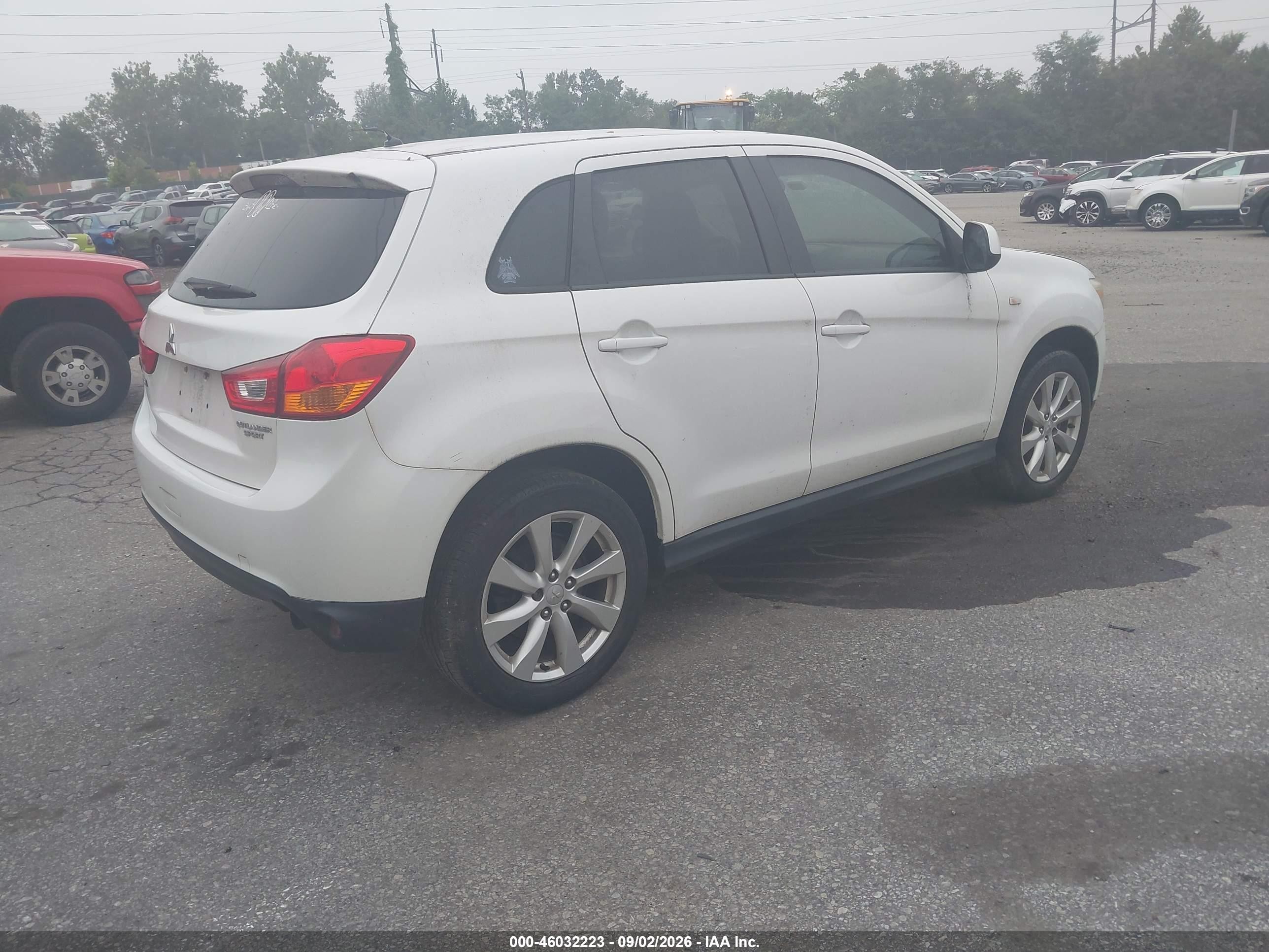 2014 Mitsubishi Outlander Sport Es Белый vin: 4A4AP3AUXEE004756