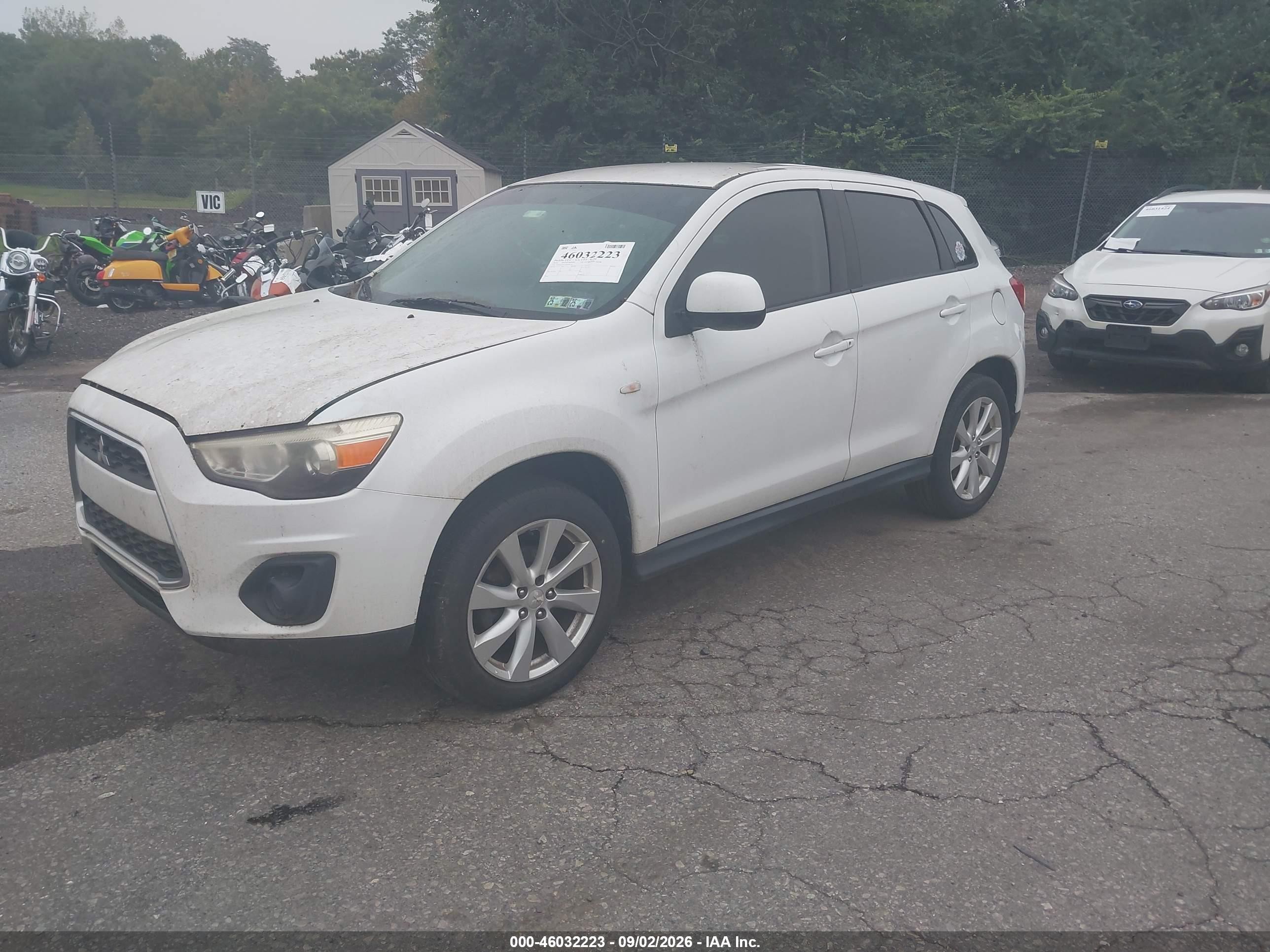 2014 Mitsubishi Outlander Sport Es Белый vin: 4A4AP3AUXEE004756