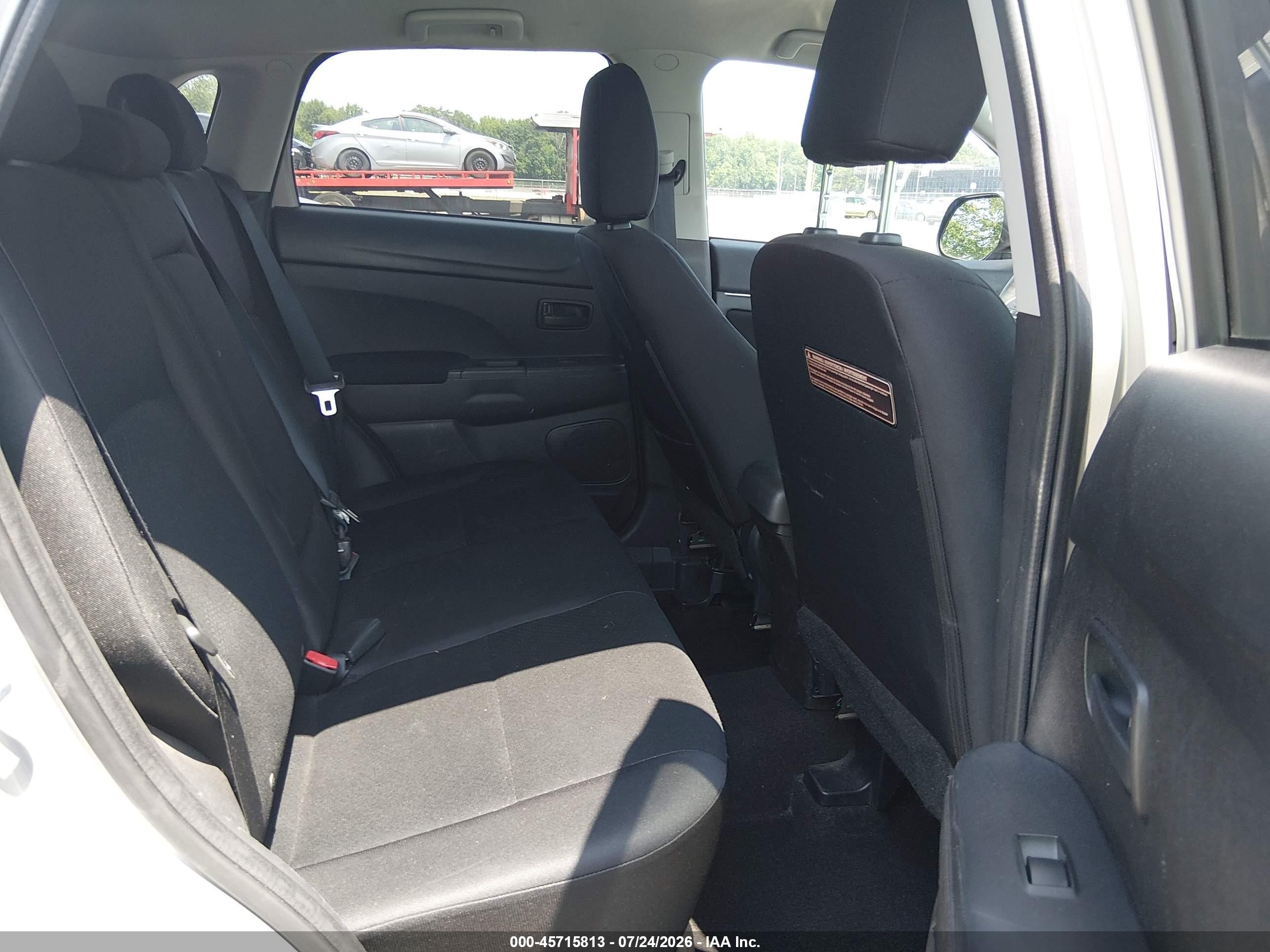 2015 Mitsubishi Outlander Sport Es Silver vin: 4A4AP3AUXFE023602
