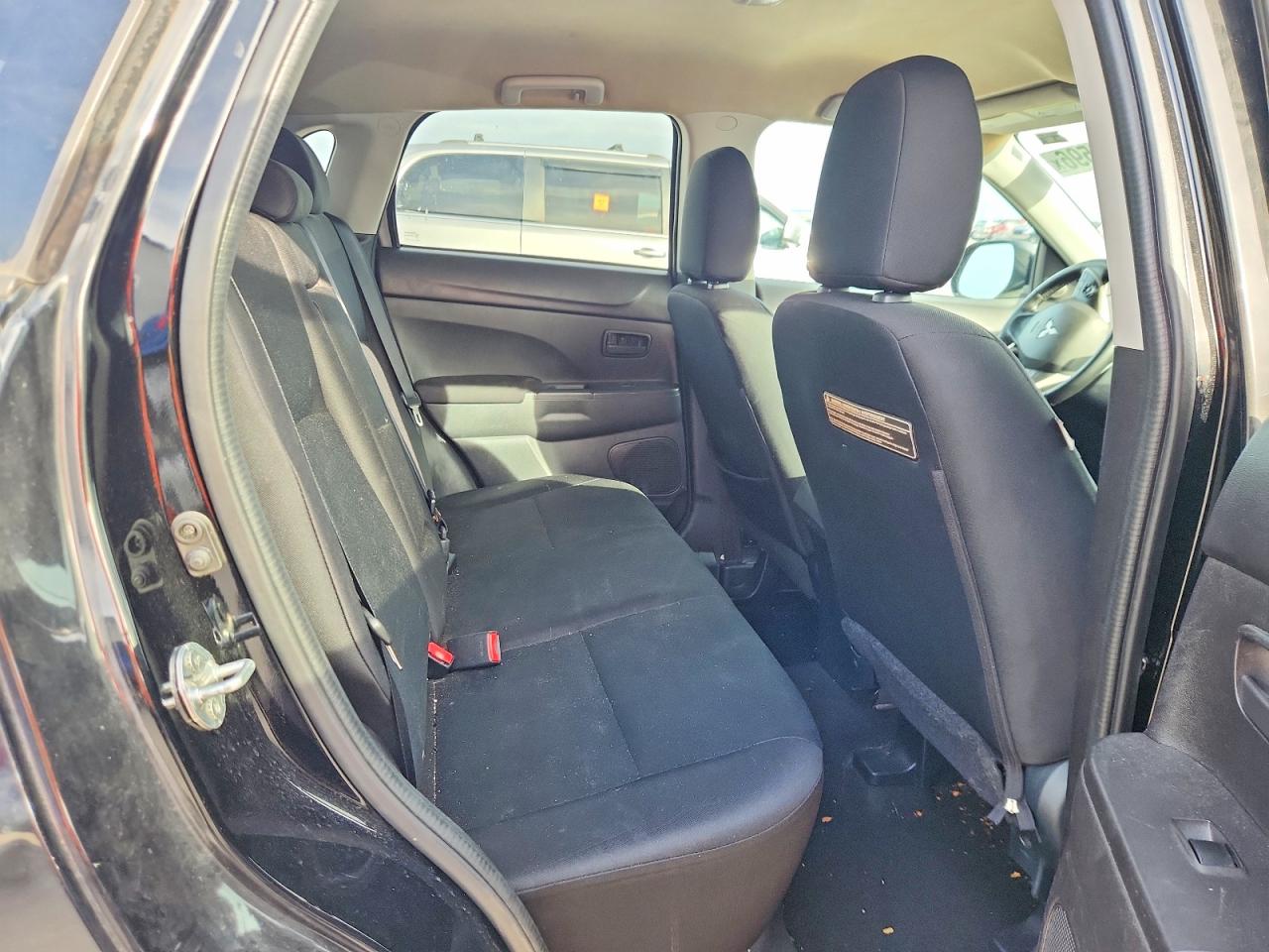 2015 Mitsubishi Outlander Sport Es Белый vin: 4A4AP3AUXFE060942