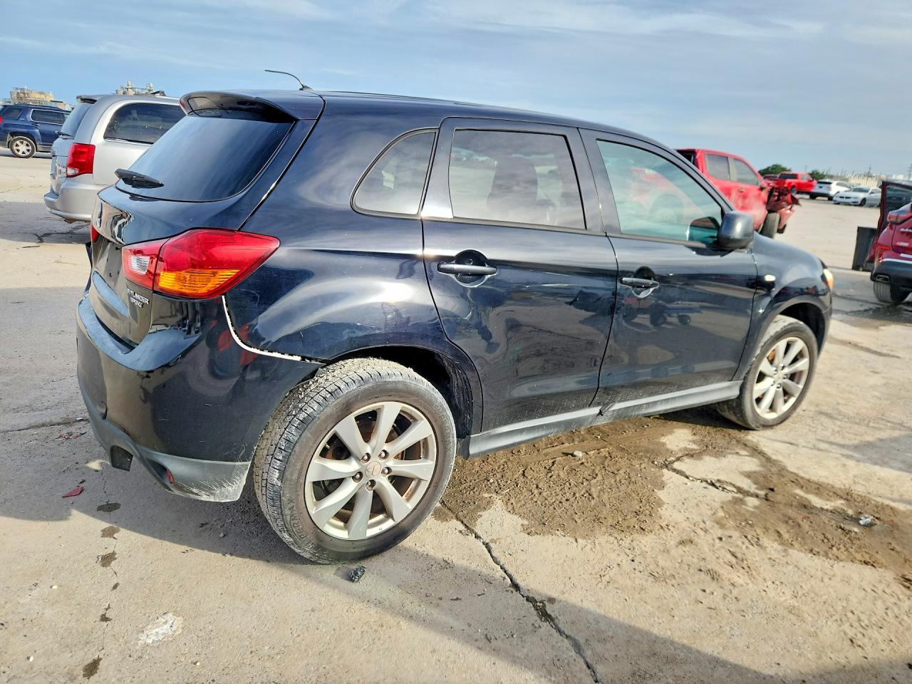 2015 Mitsubishi Outlander Sport Es Белый vin: 4A4AP3AUXFE060942