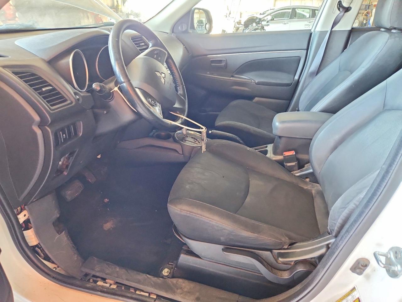 2015 Mitsubishi Outlander Sport Es White vin: 4A4AP3AW1FE033646